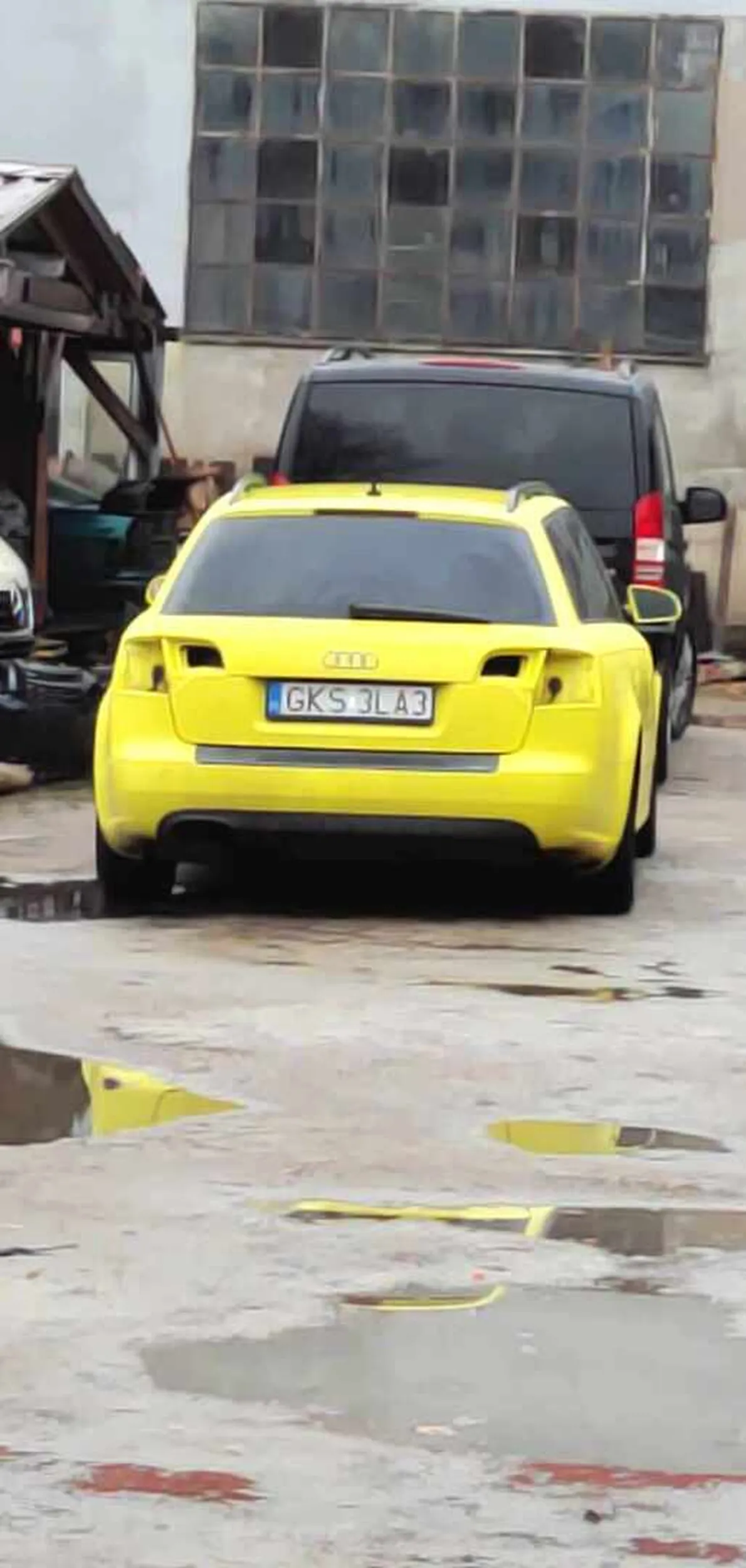 Piękne auto piekny bass trzepałem sobie do zdjęcia twojego auta