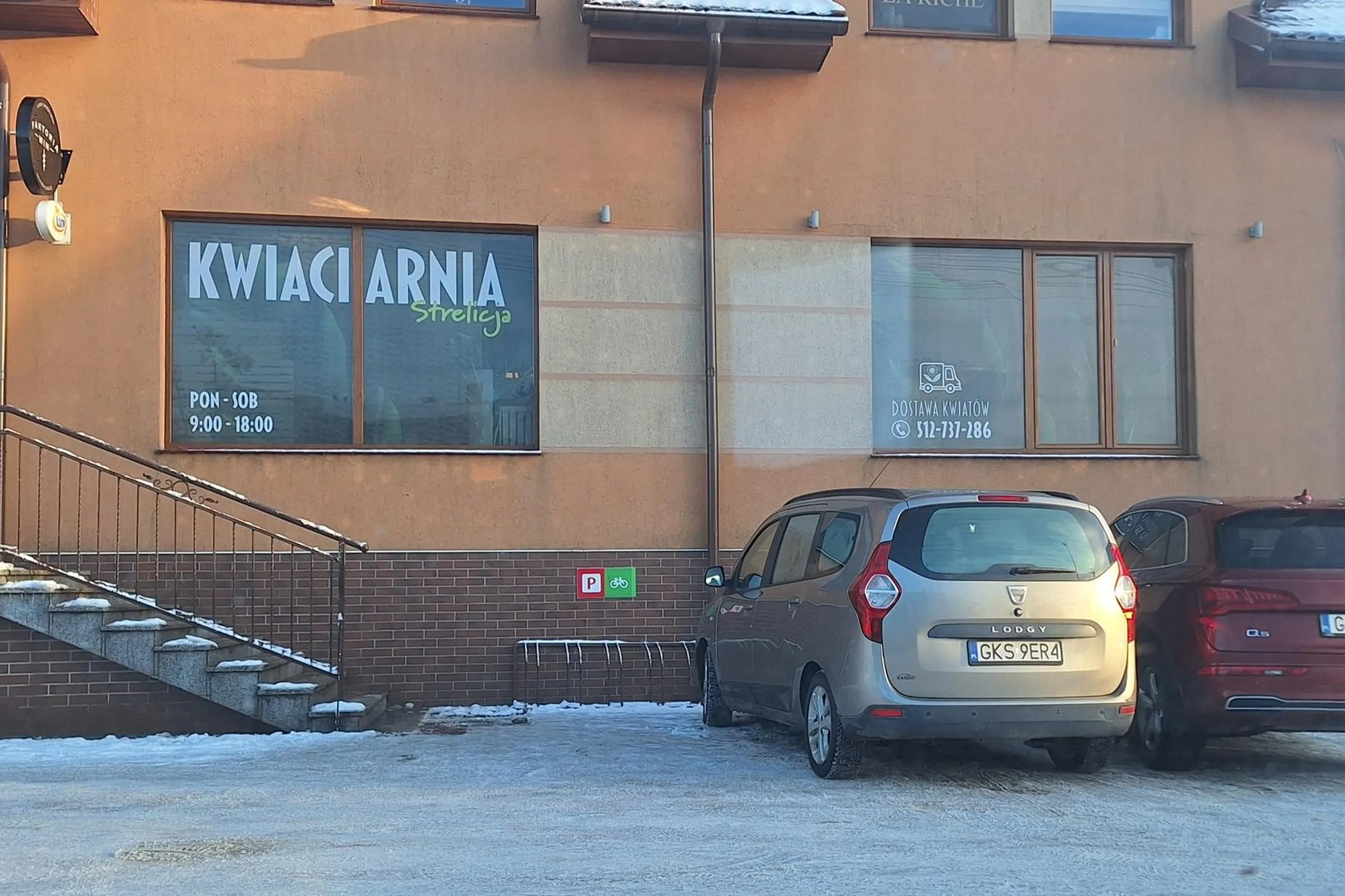 Kolejny, który myśli, że szacunek należy się jemu tylko dlatego, że jest seniorem. Jednocześnie sam tego szacunku innym już nie da