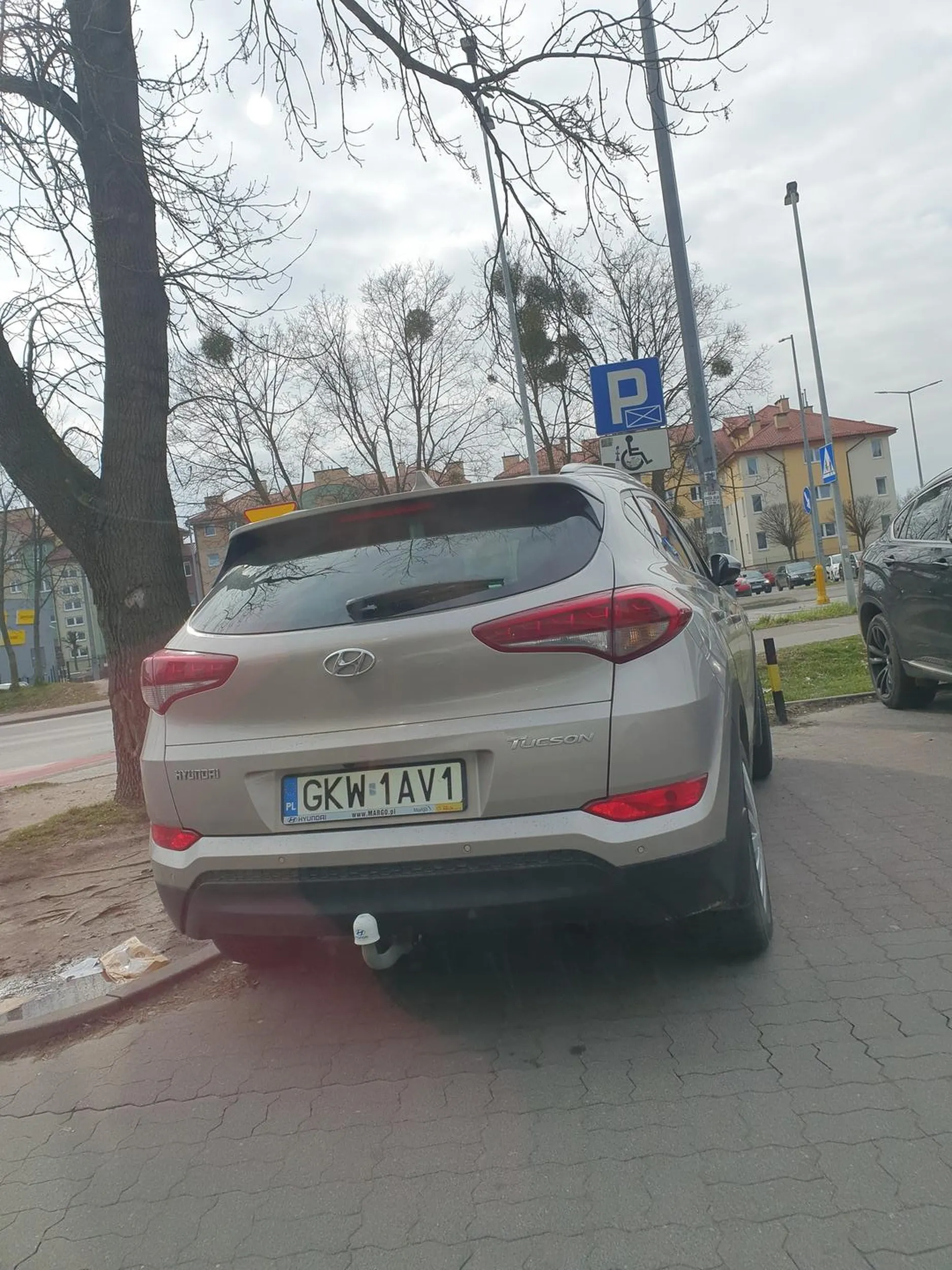 Nie ma to jak parkować na miejscu dla niepełnosprawnych