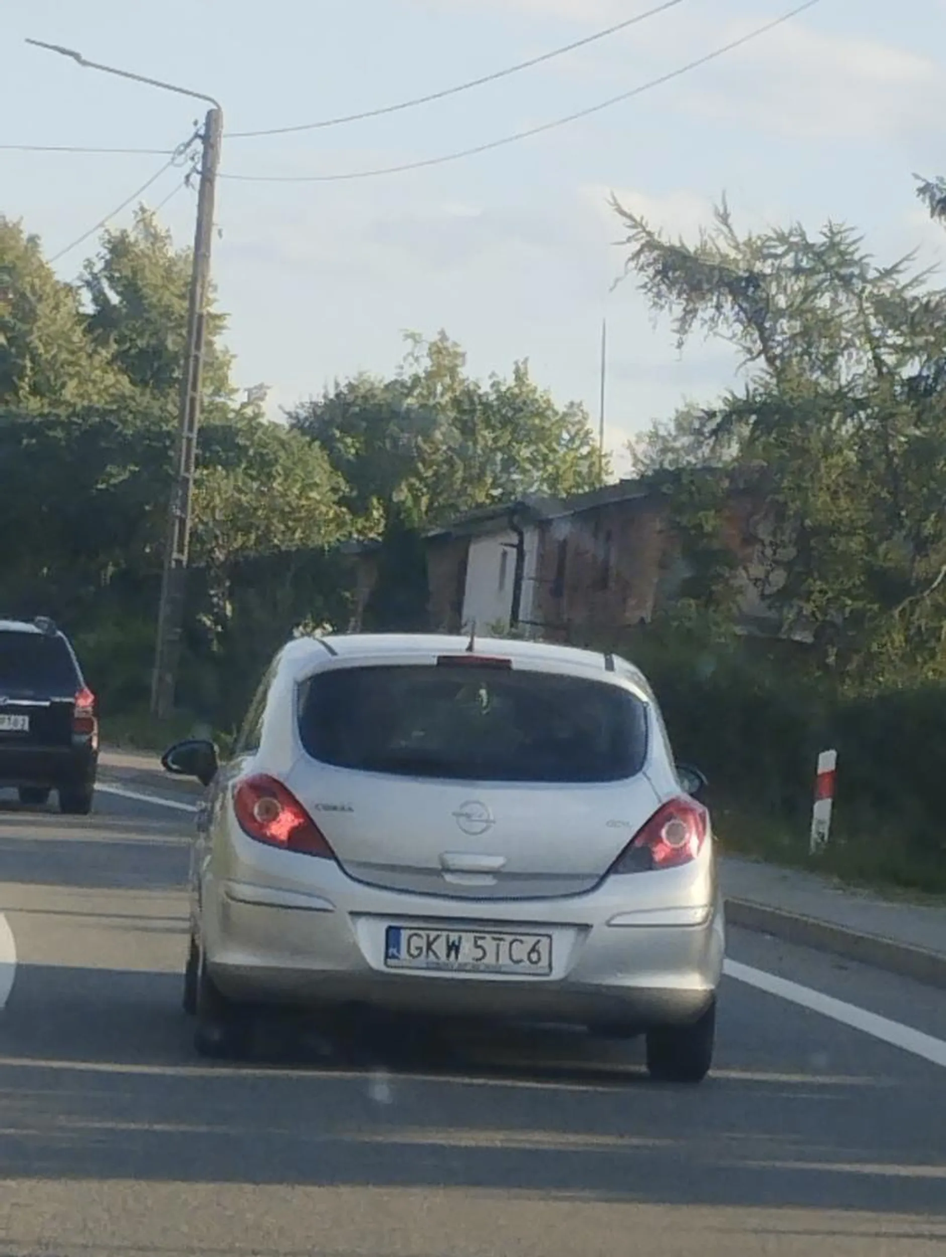 Szybki i wściekły w corsie nie chce dać się wyprzedzić a potem hamuje nas do zera ;))