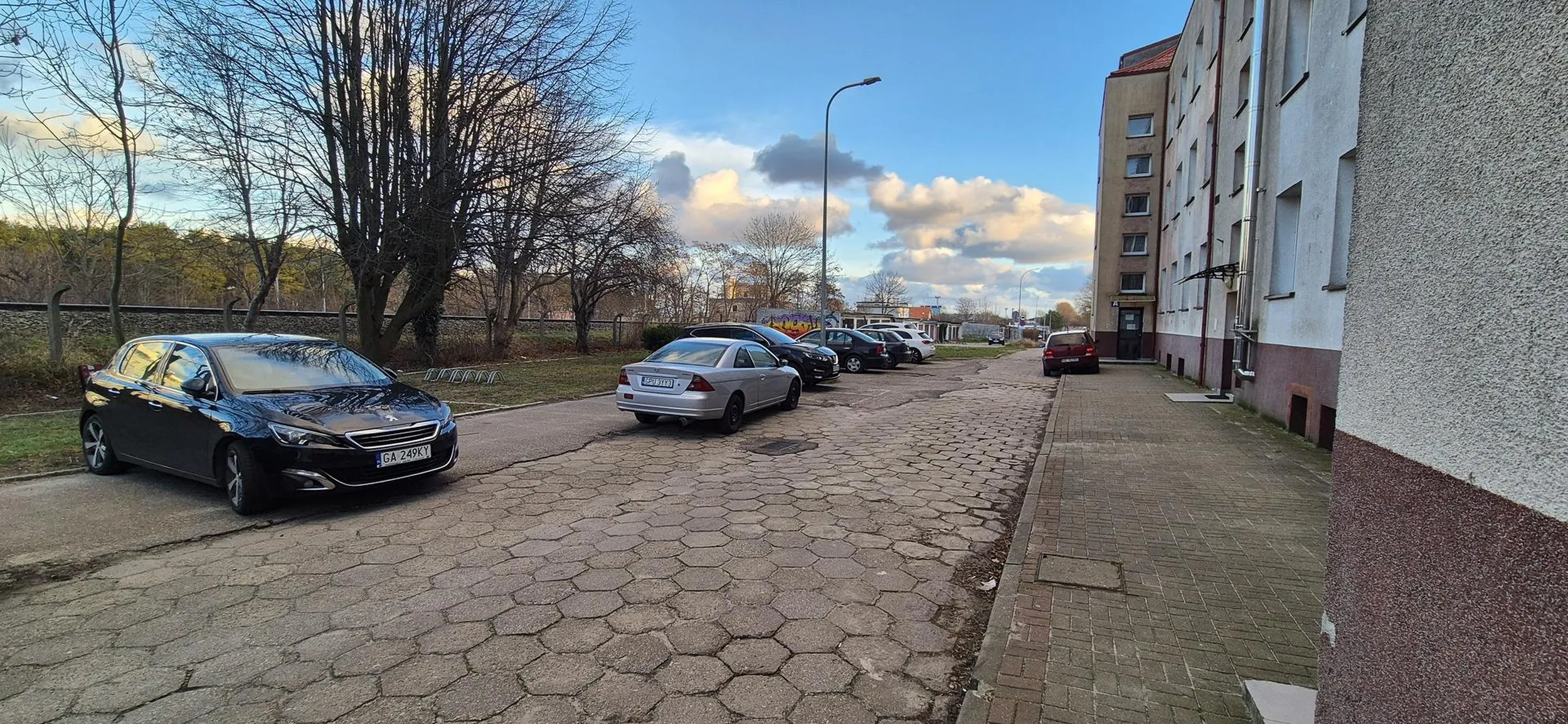 Widać, że mistrz parkowania nie jest w tym serwisie pierwszy raz :-)