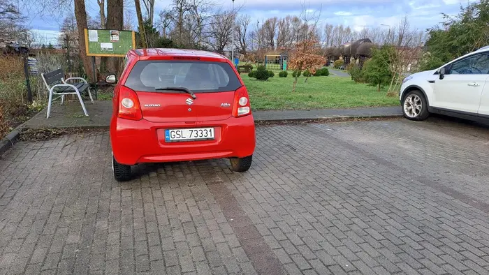 Mistrz parkowania ?? na cztery miejsca parkingowe... zajmować dwa ?‍♀️