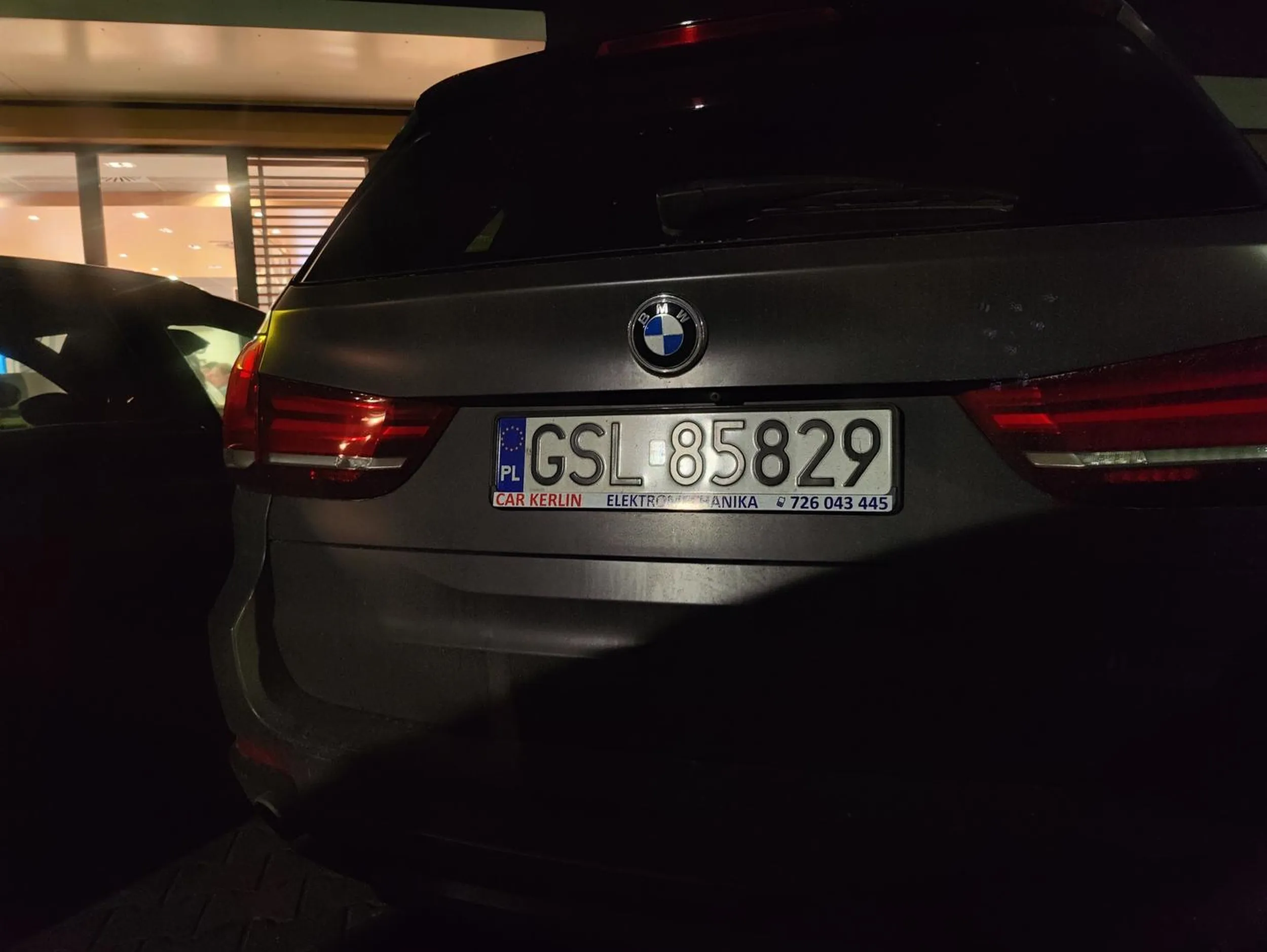 Parkowanie i zostawienie auta na miejscu zamów i odbierz ?