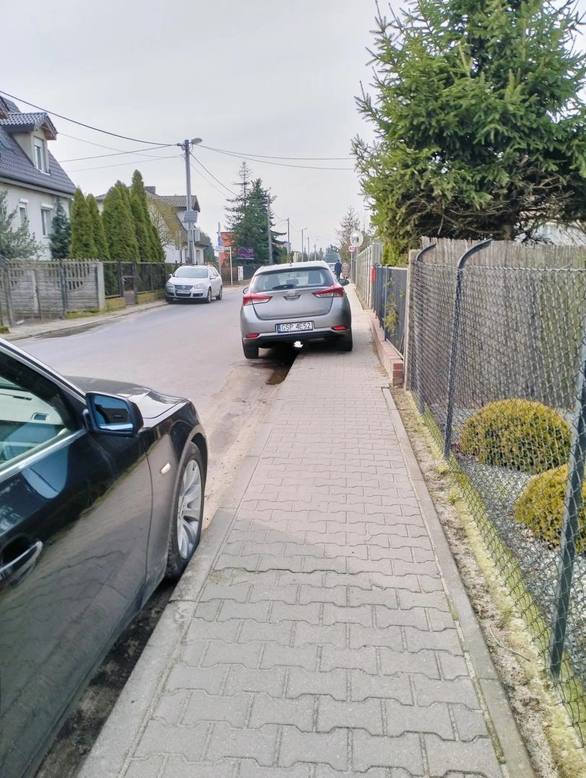 Nie potrafi parkować nawet wózkiem nie da się przejechac