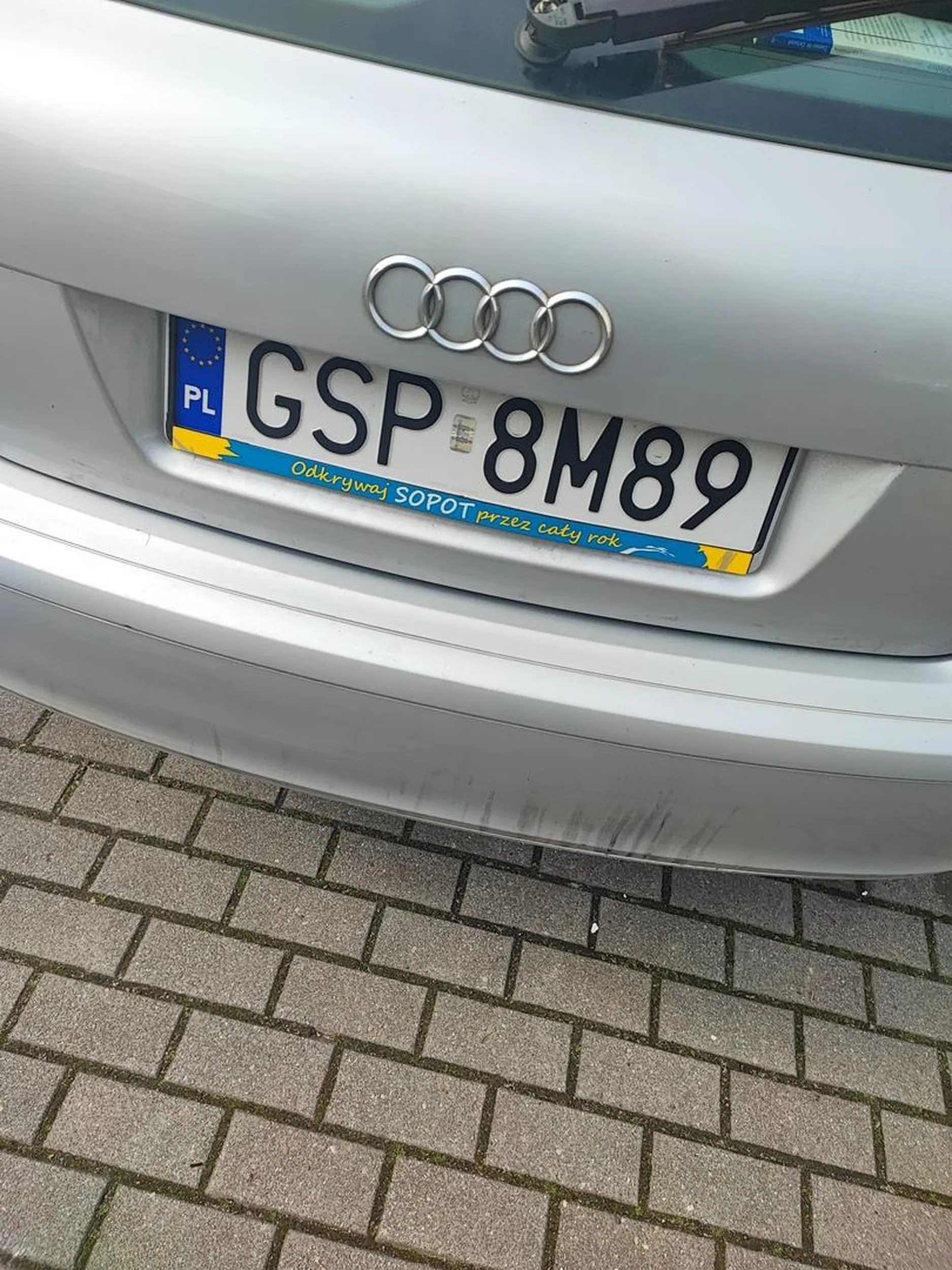 Ciezko wyrownac, myslec tylko o swoim, a ja sie musialem targac przed drzwi pasazera