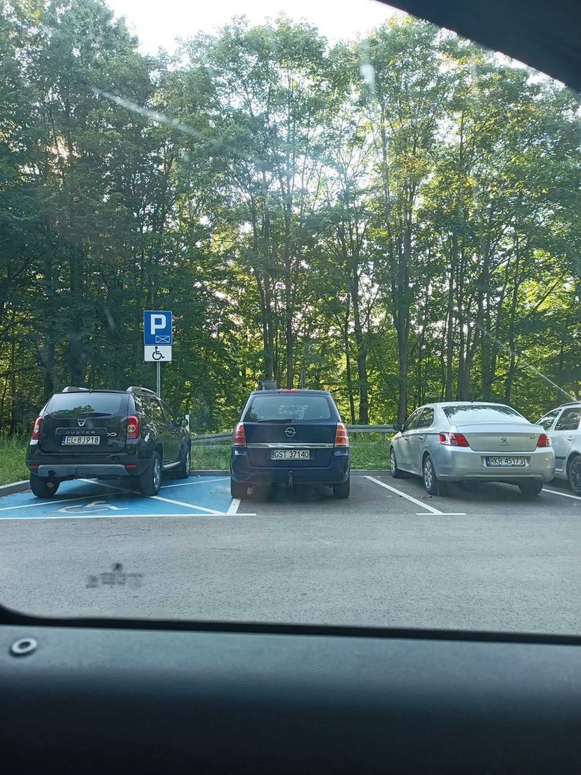 Stań następnym razem bliżej miejsca dla niepełnosprawnych