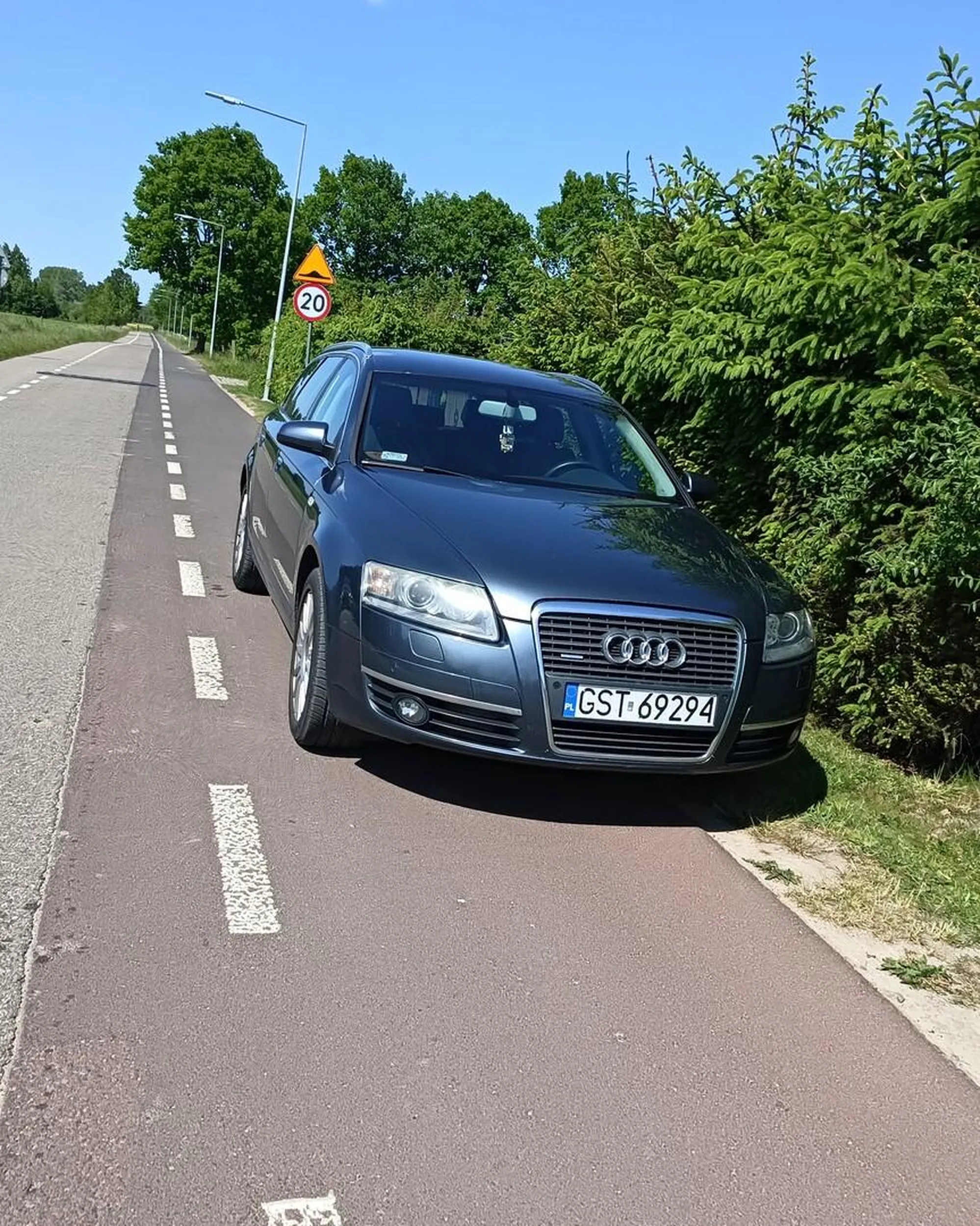 Ni ma parkinguf to zaparkuje na DDR. Nie pozdrawiam