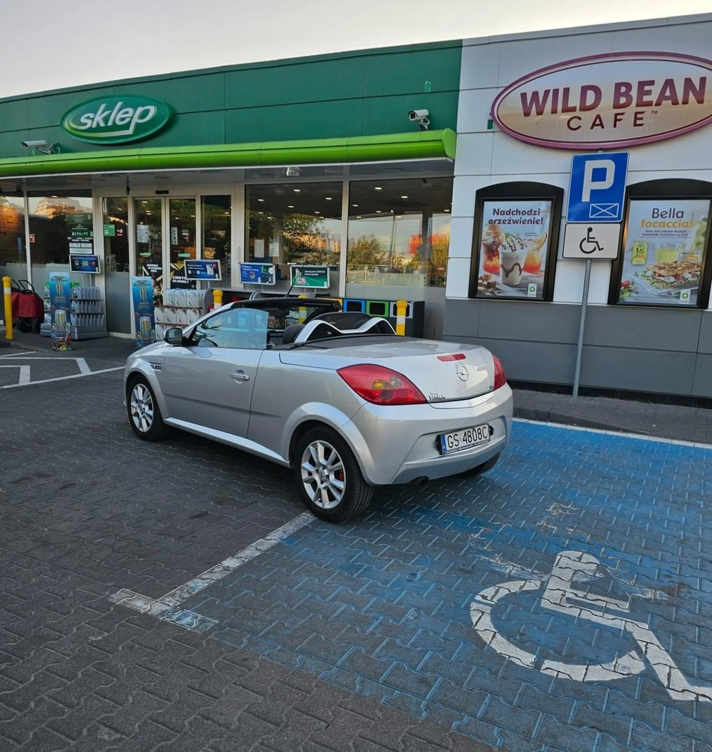 Komentarz chyba zbędny, trzeba mieć ujemne iq.