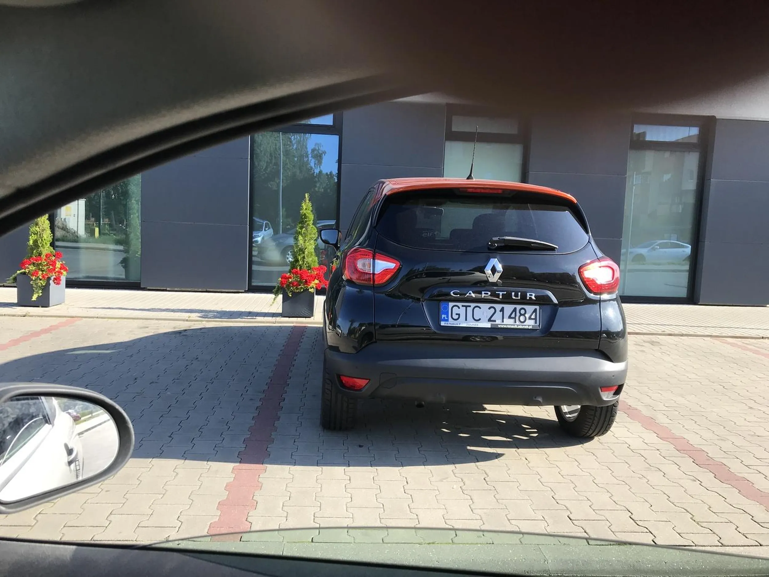 2024-07-20 godz. 08:10 Centrum handlowe Matarnia: Podprogowe groźby karalne "CAPTUR"