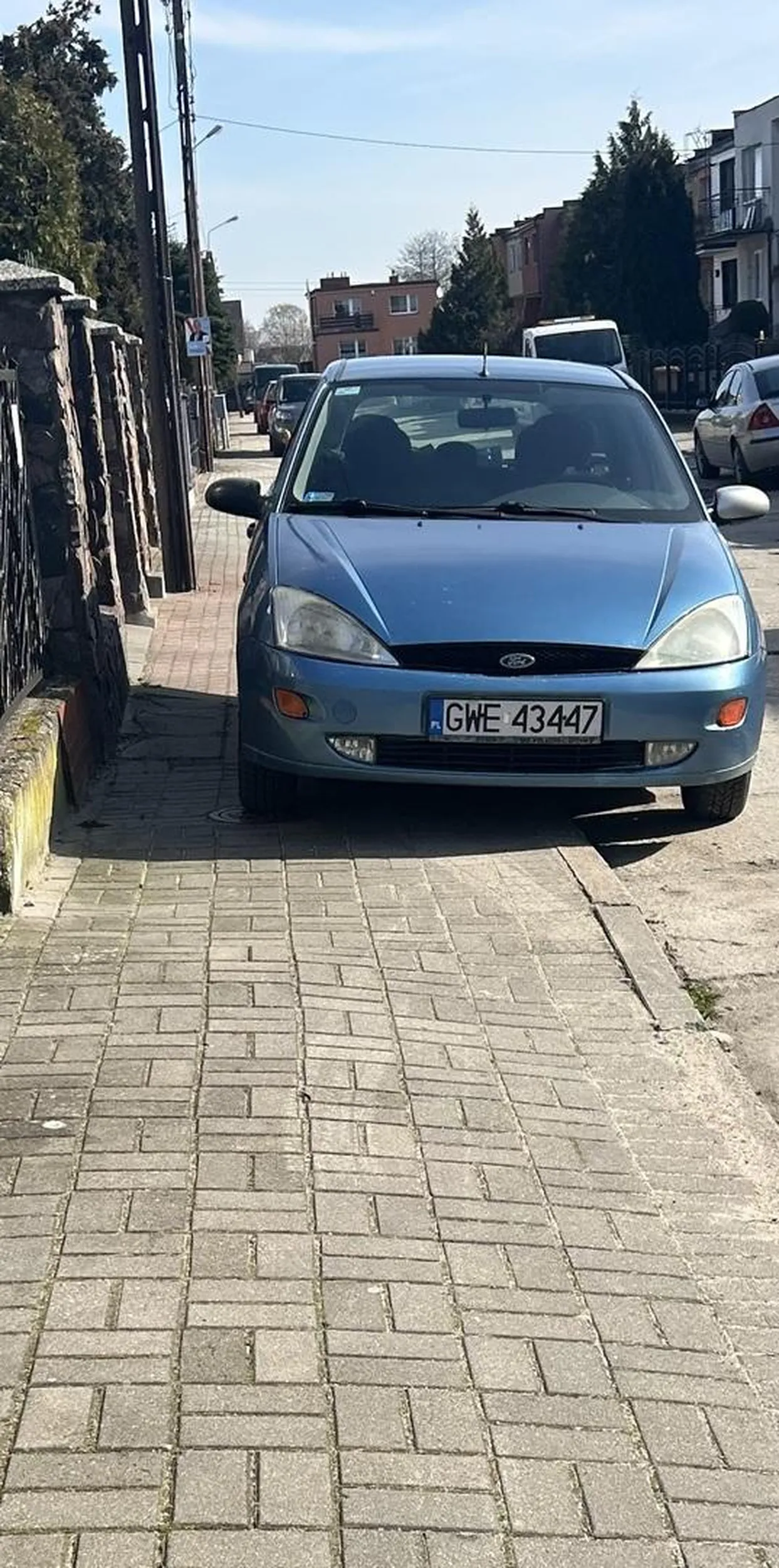 Bardziej na chodniku się nie dało?