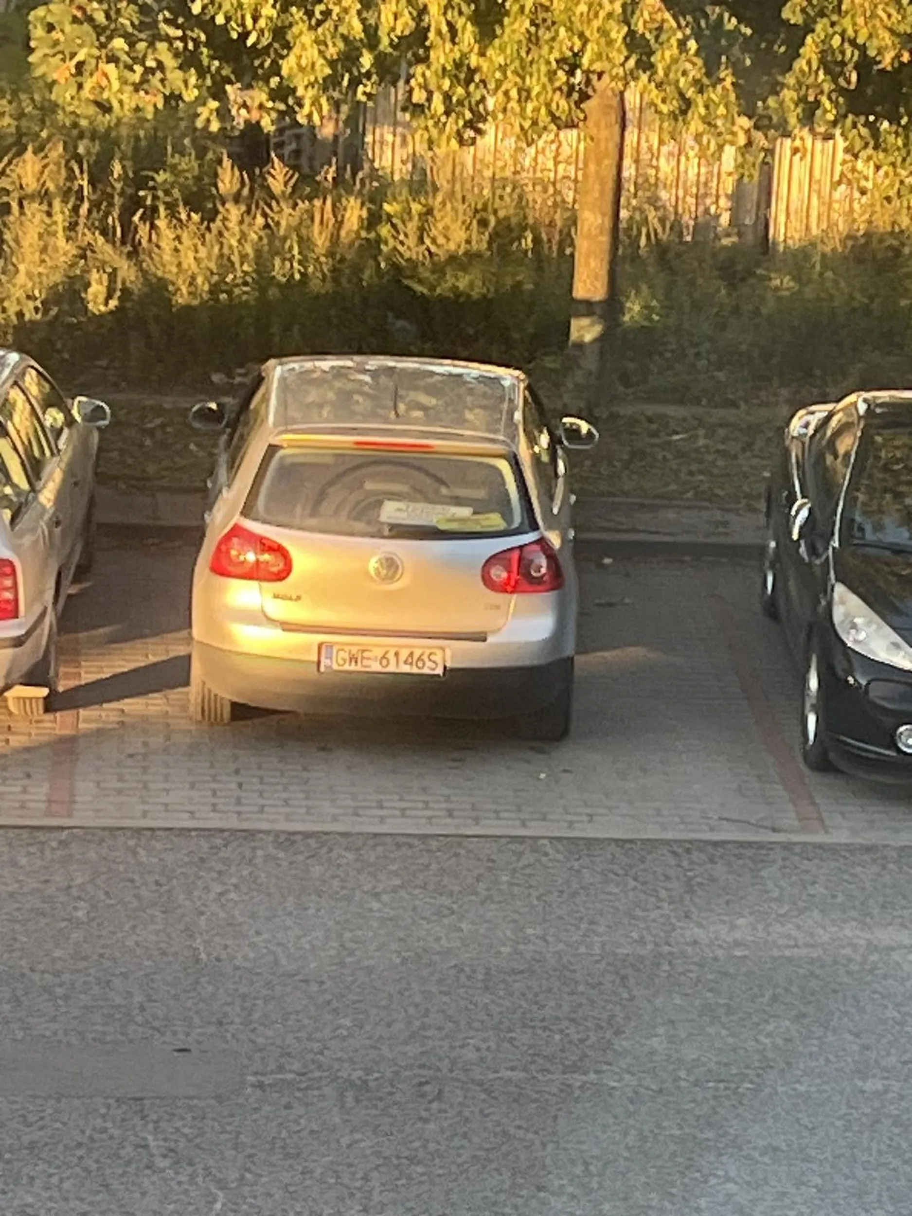 Ścisz muzykę imbecylu !!!!