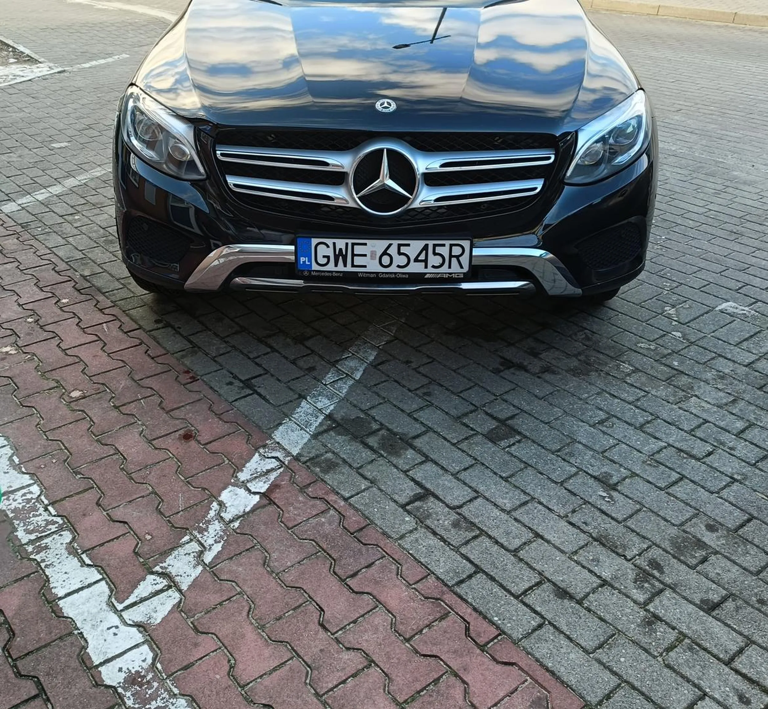 Jestem tak ważny, że muszę zajmować dwa miejsca.