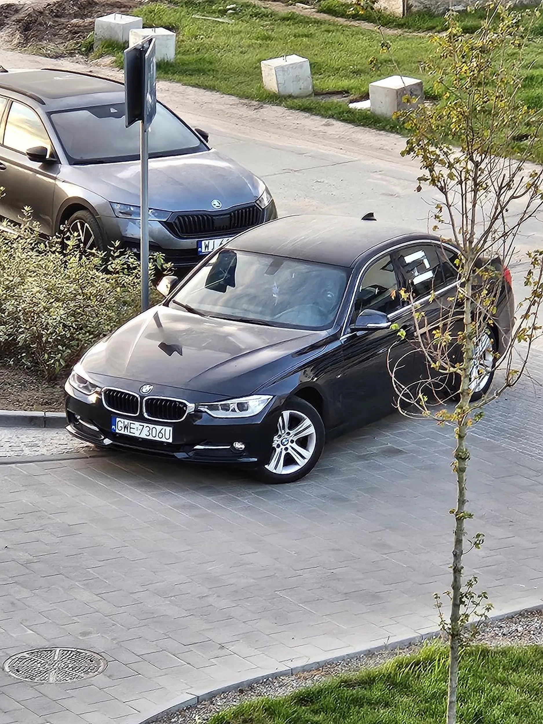 ja rozumiem, że mając BMW to wszędzie można parkować, ale jednak jakieś granice chyba są...