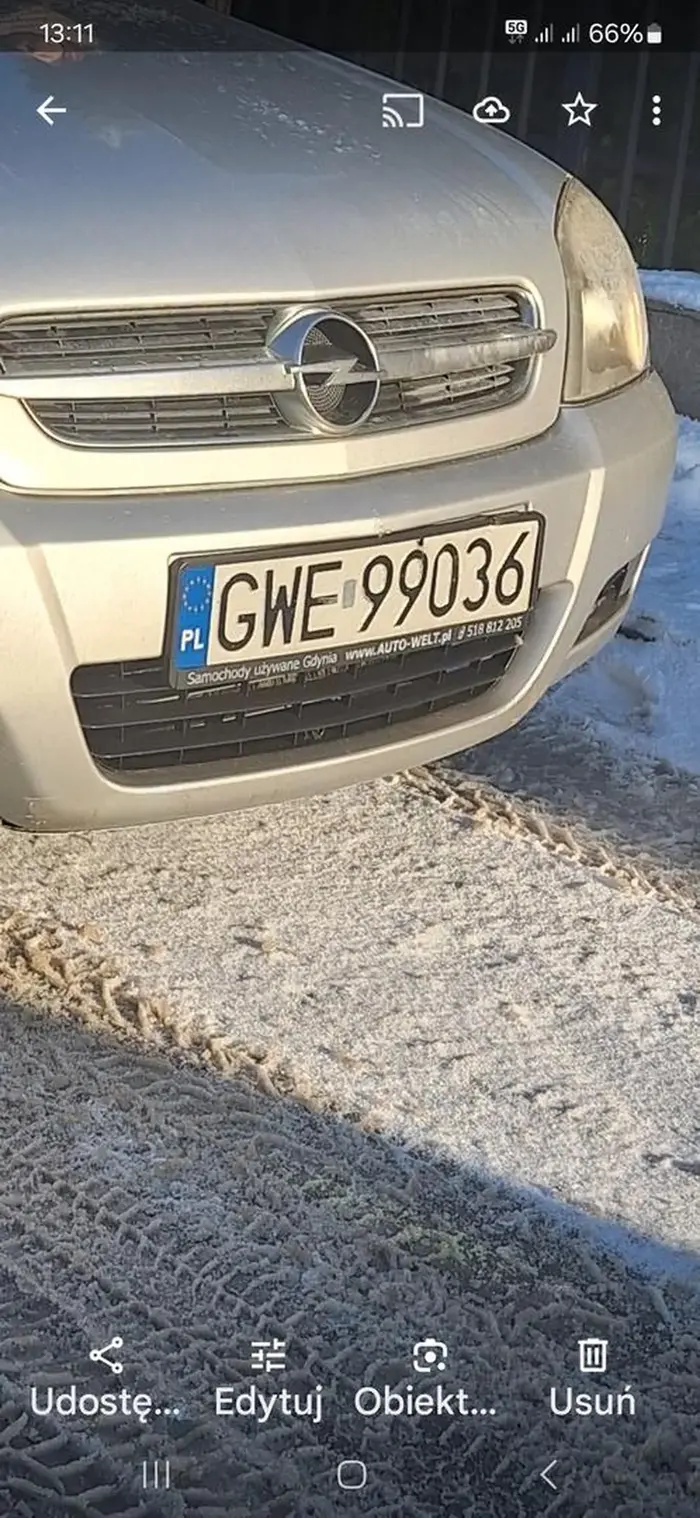 Stanie na zakazie dla tej pani to nic takiego nawet piaskarka nie mogła przejechać żeby posypać dobrze drogę bo zrzuceniu uwagi wysłała do mnie palec środkowy. Gratuluję wychowania