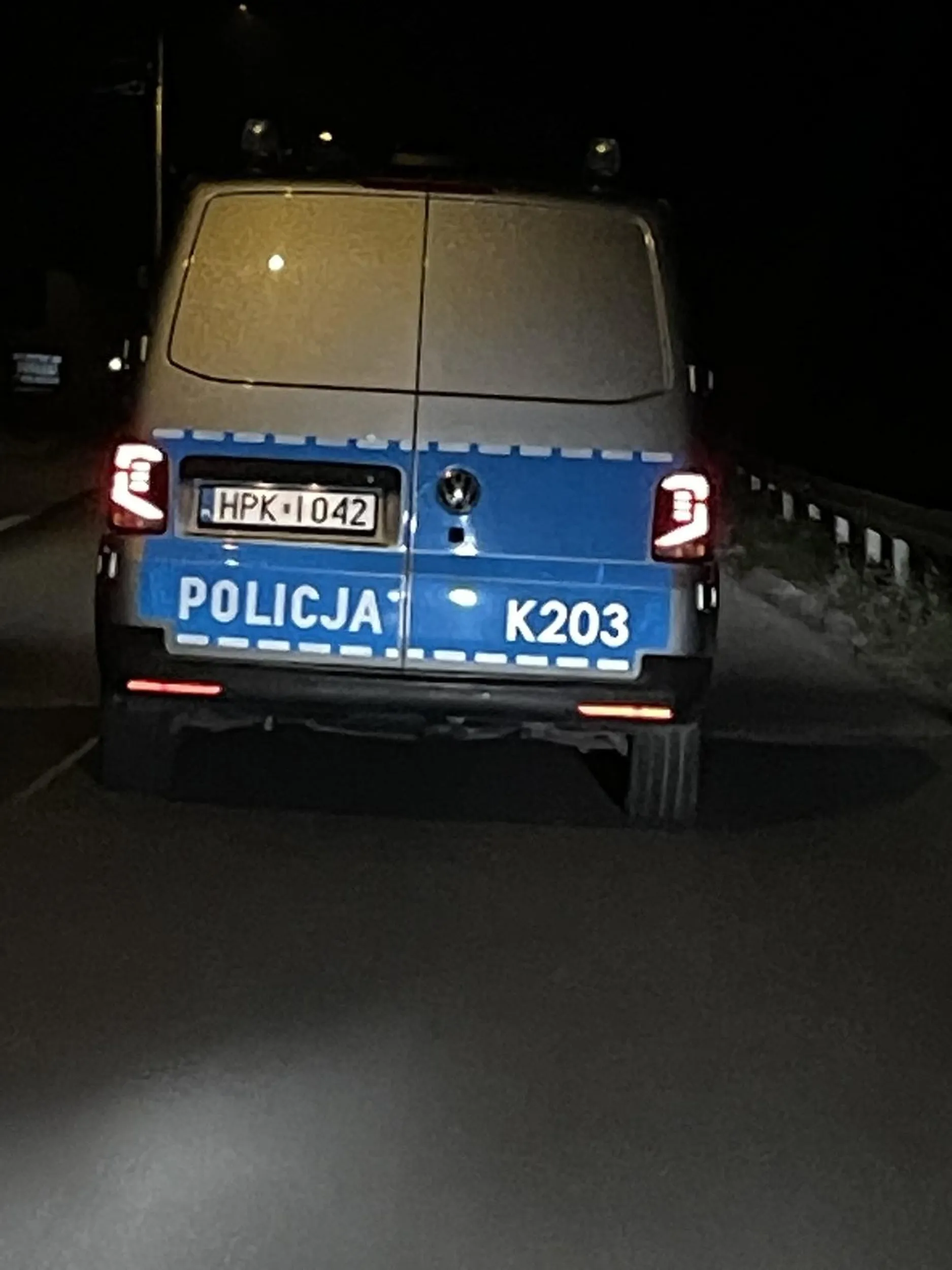 Koledzy nie tamujcie ruchu bo w drugą stronę byłby już mandat nie pozdrawiam