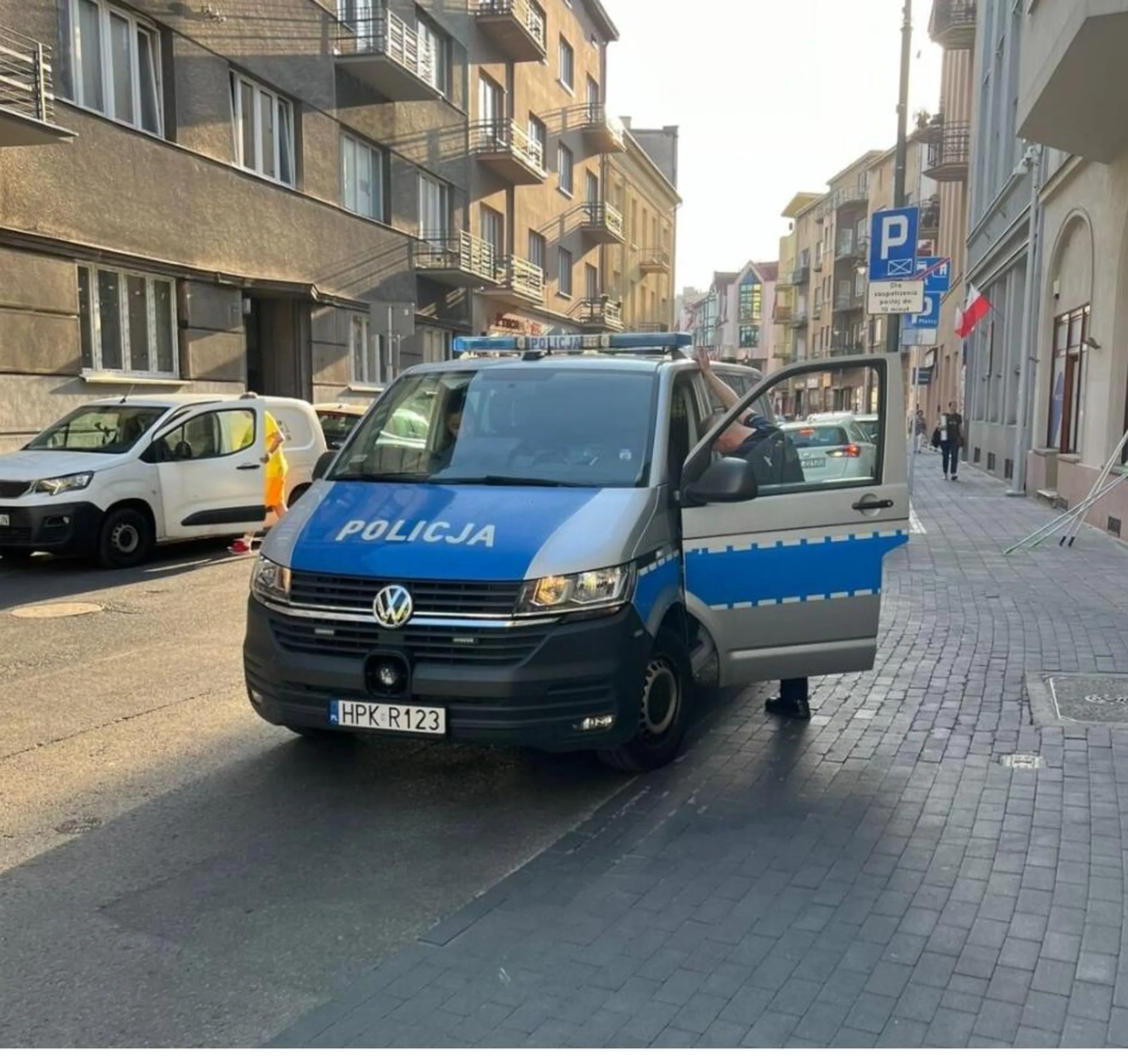 Parkowanie z miejscu niedozwolonym.