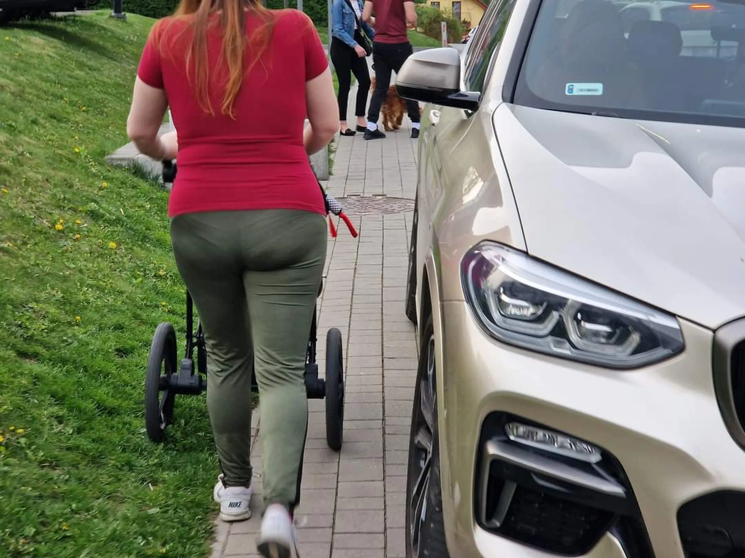 Taka oto sytuacja w Wieliczce. Kierowca jak nie umie parkować to powinien prawo jazdy oddać do wystawcy