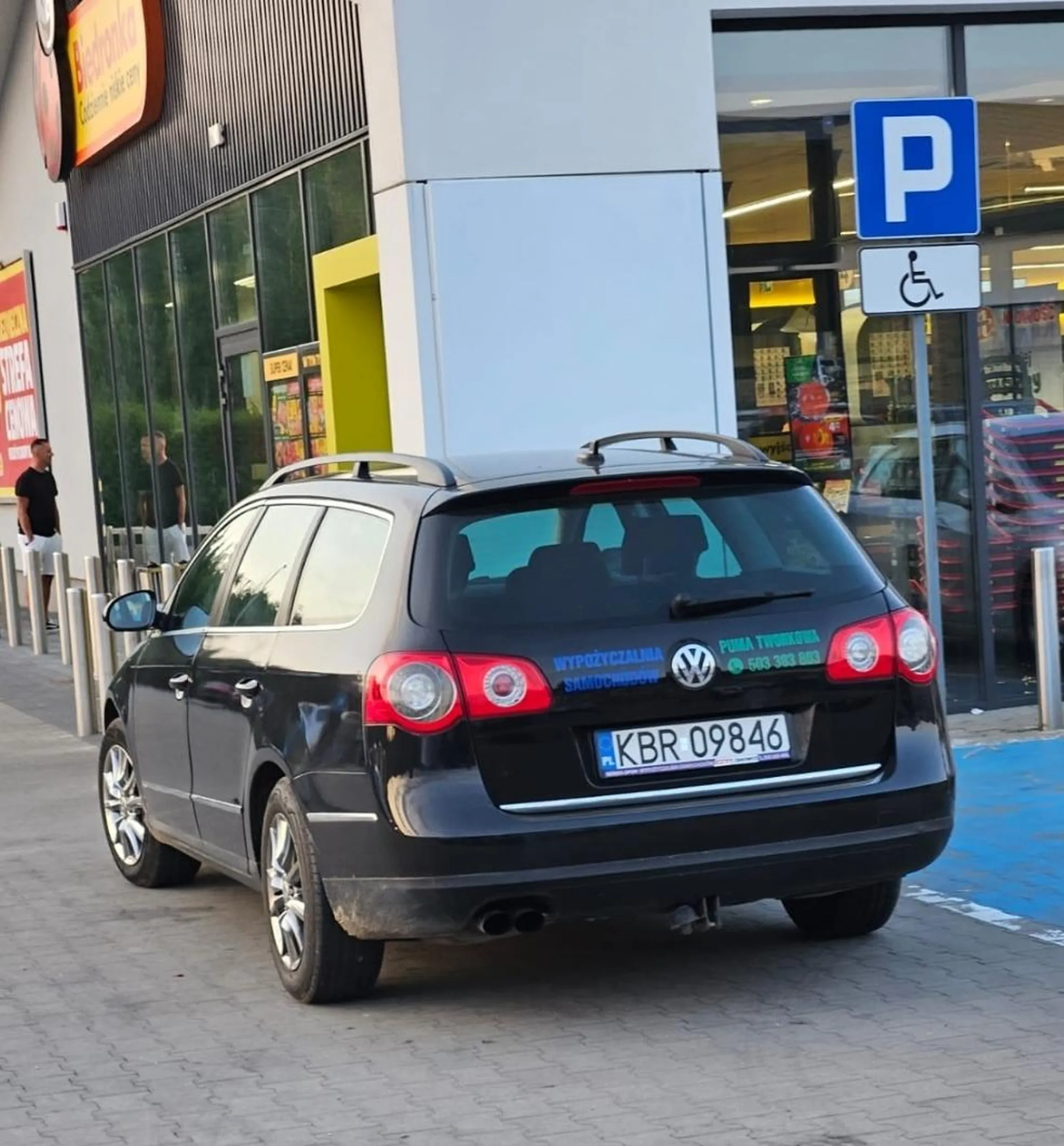 Styl parkowania 10/10 Kreatywność 10/10 Poszanowanie przestrzeni innych 1/10