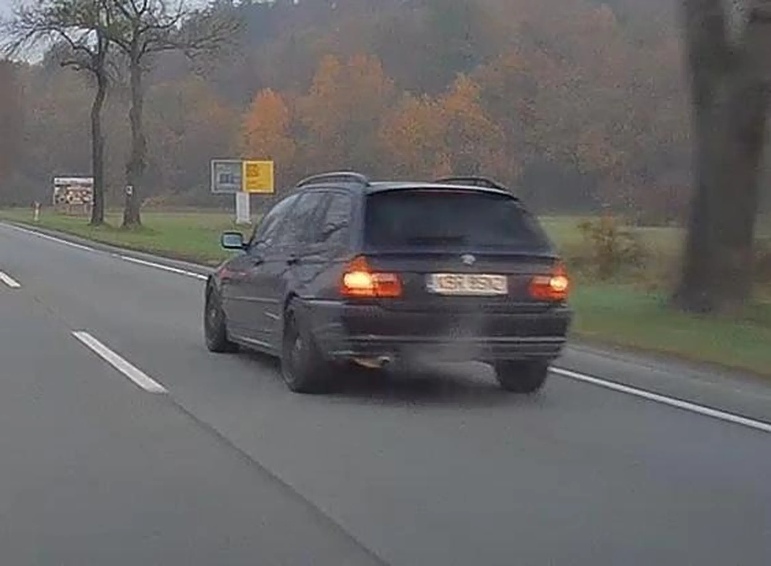 Z niewiadomego powodu nadużywa długich świateł