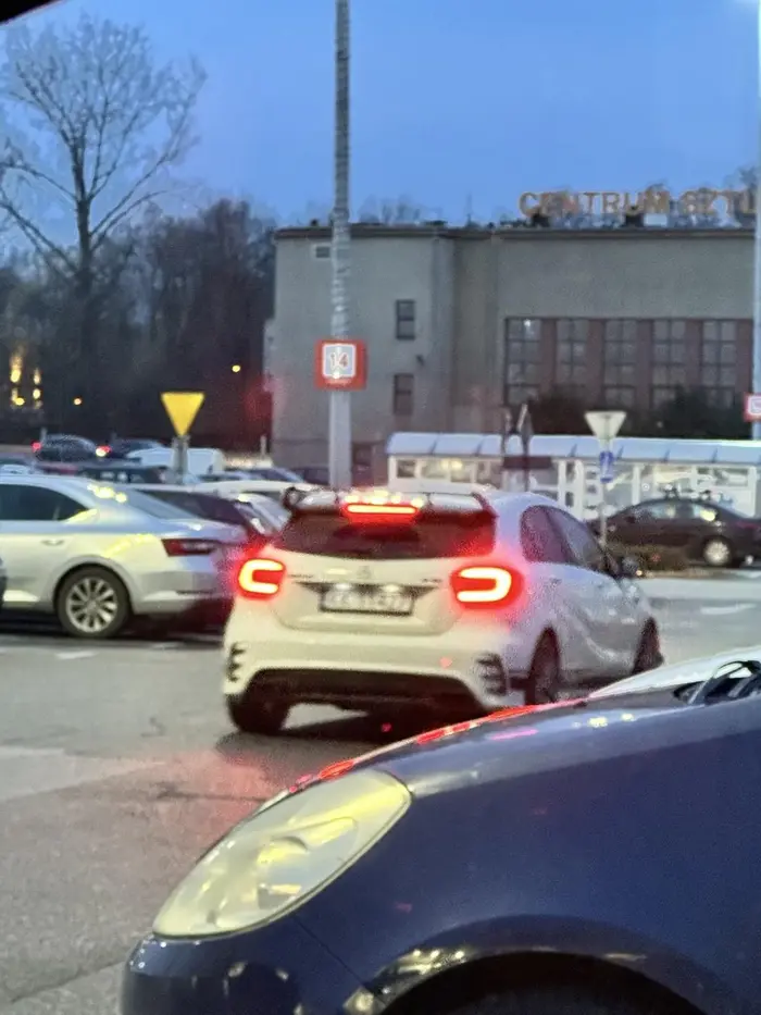 Haha merolek od tatusia mógłbyś się nauczyć czytać