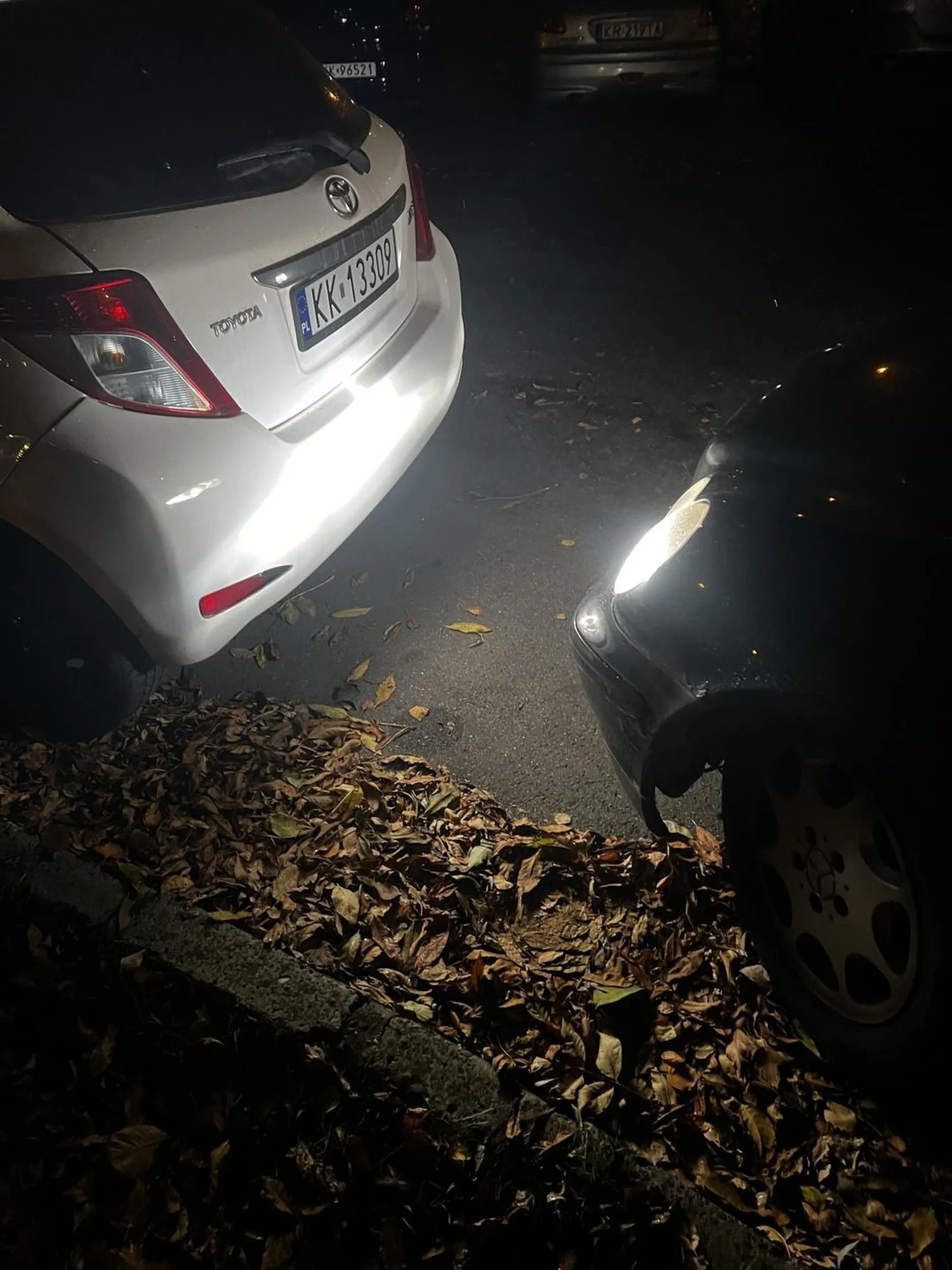 Dzięki za zastawianie mnie :) było jeszcze bliżej stanąć :) mam nadzieję że zapłacisz mi za godzine pracy która się przez Ciebie spóźniłam :) Kolega z tyłu też się popisał :)