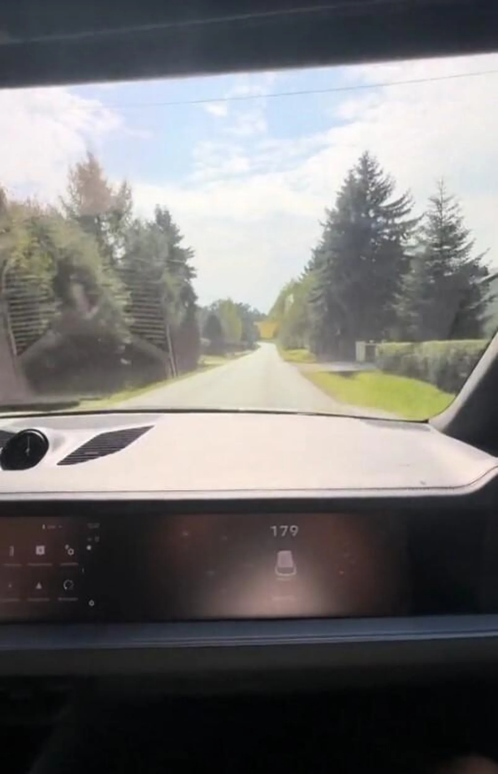 Szaleniec w Porsche 180 w zabudowanym prawie doszło do tragedii