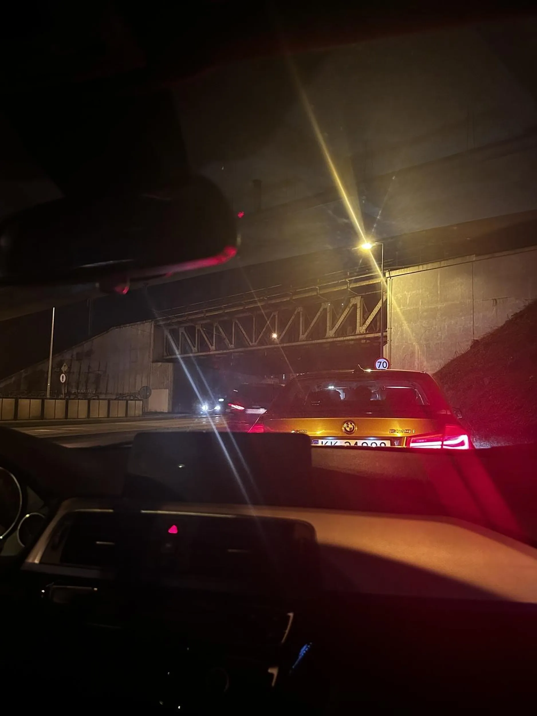 Nieoznakowany radiowóz , polecam uważać na tą furkę