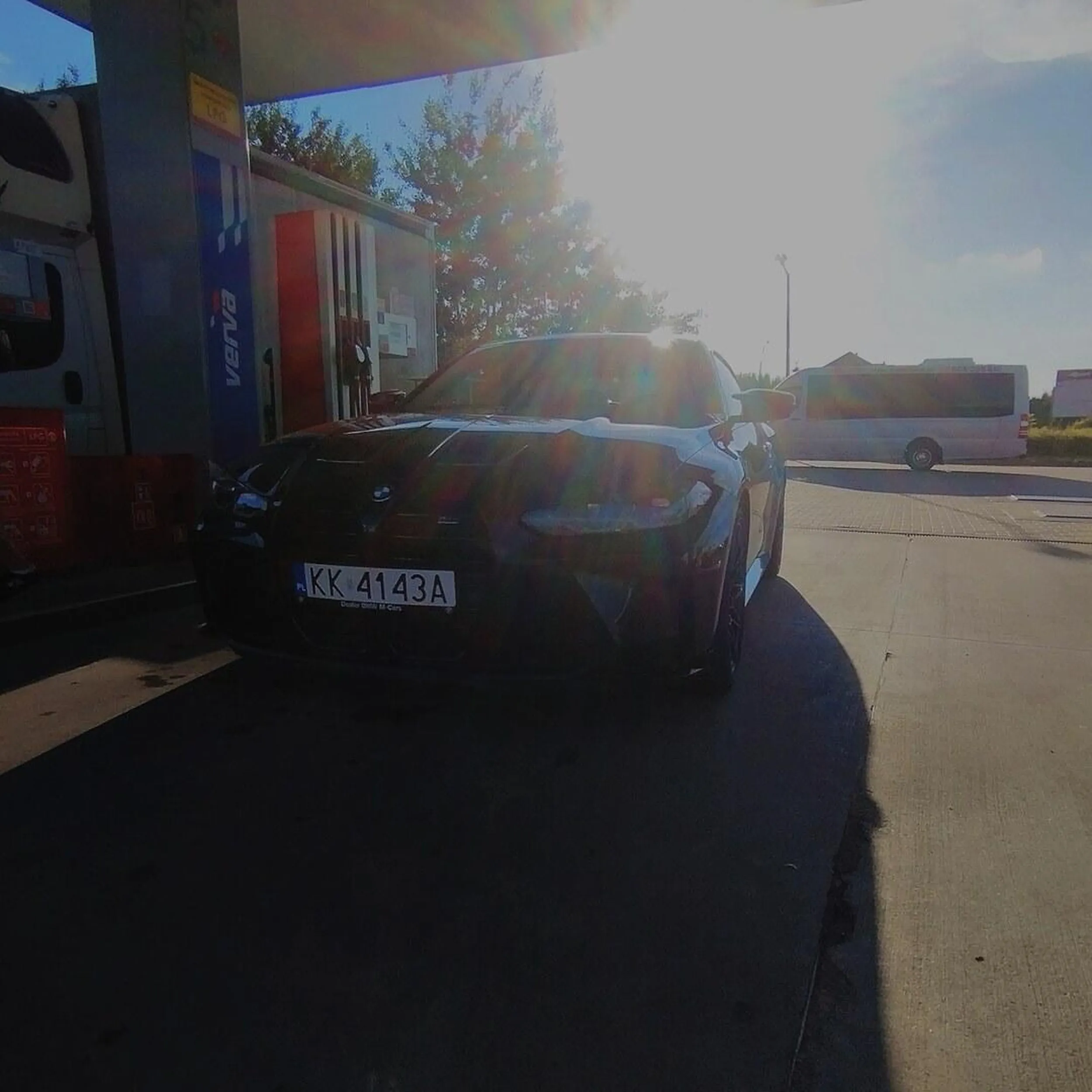 M4 g82 siedzi kierowca uprzejmy pozdrawiam