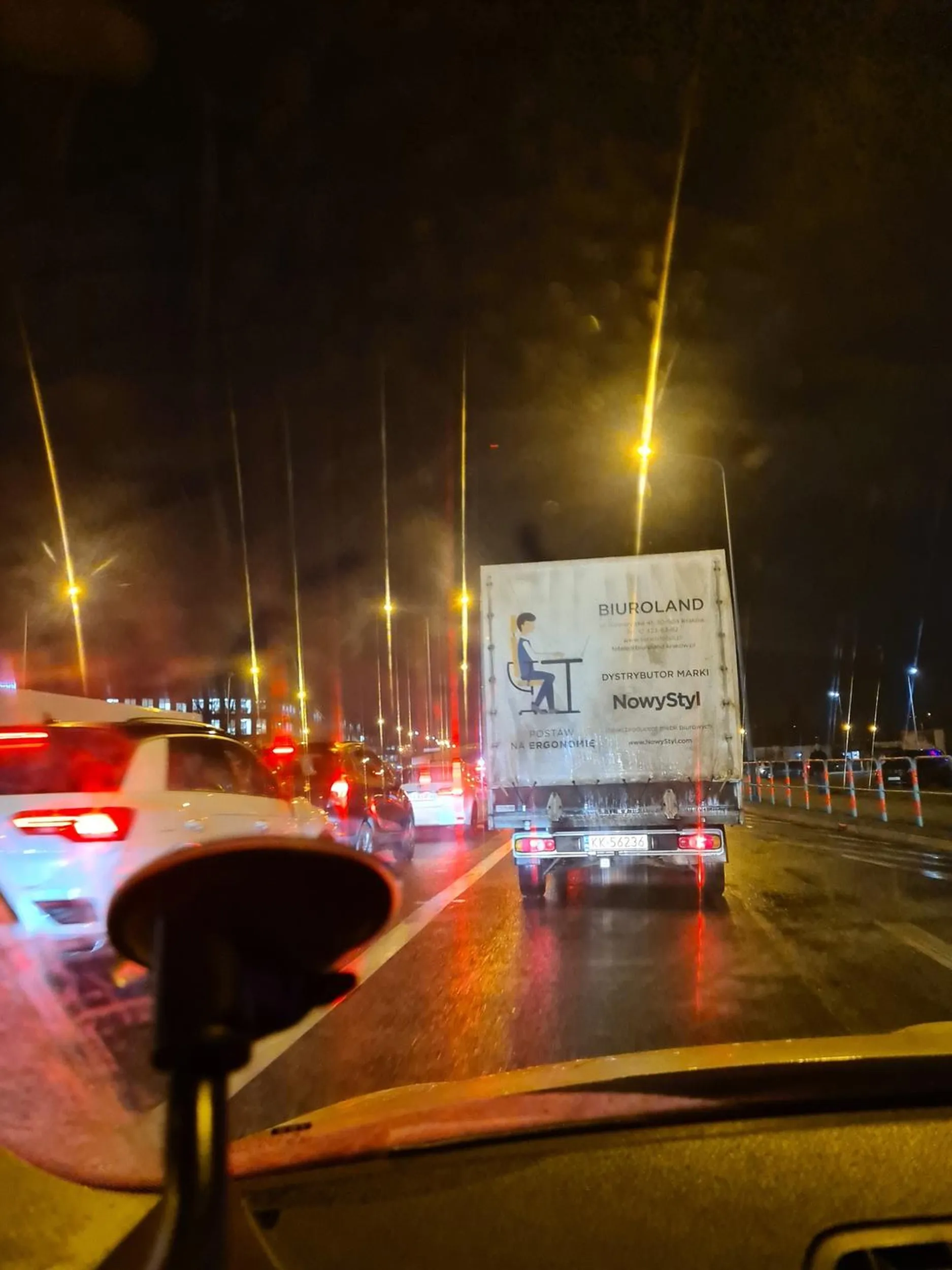 Kierowca wymusza pierwszeństwo