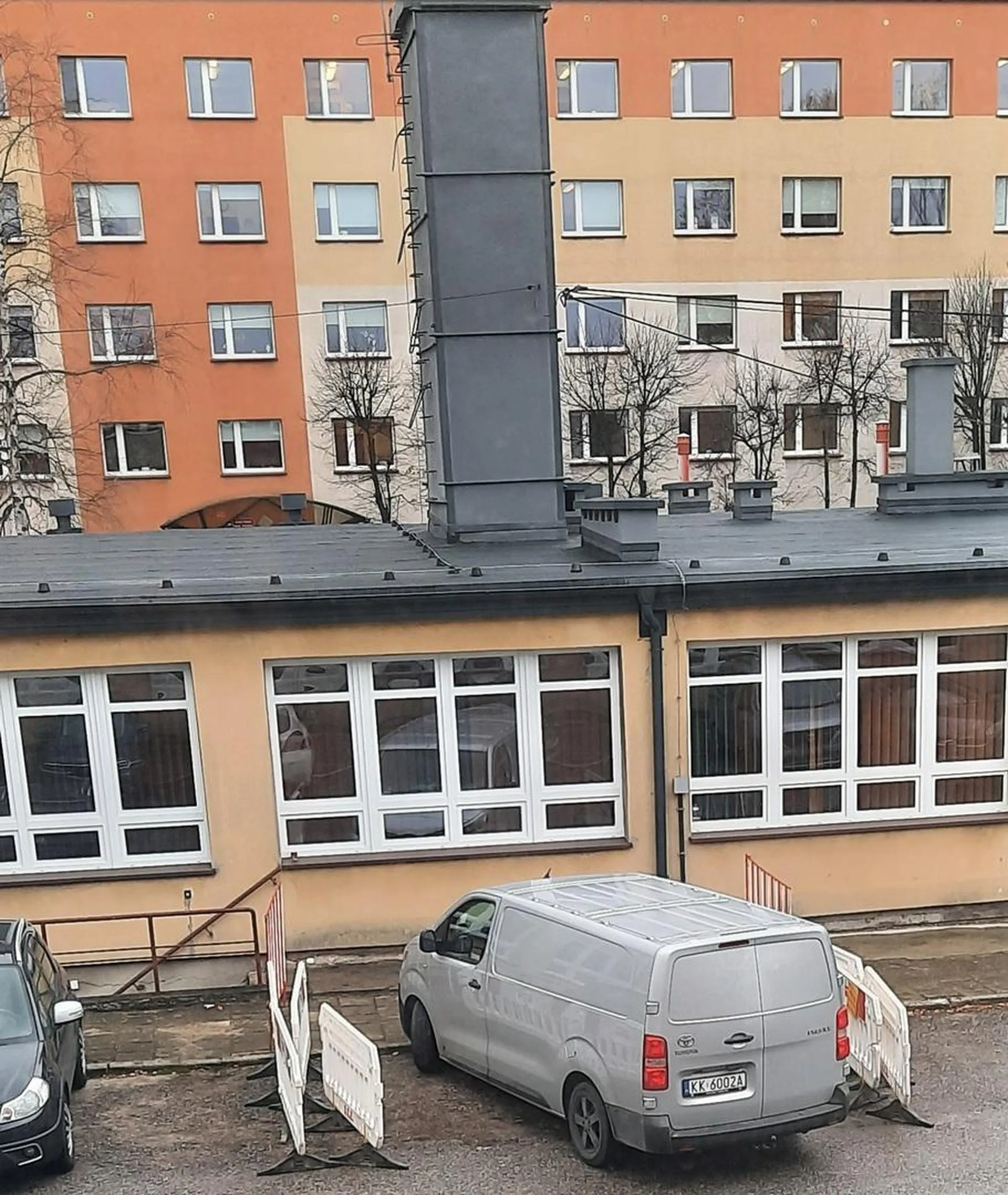 MISTRZ parkowania!!! Kierowca toyoty z krakowa daje popis pod szkołą w Jaworznie