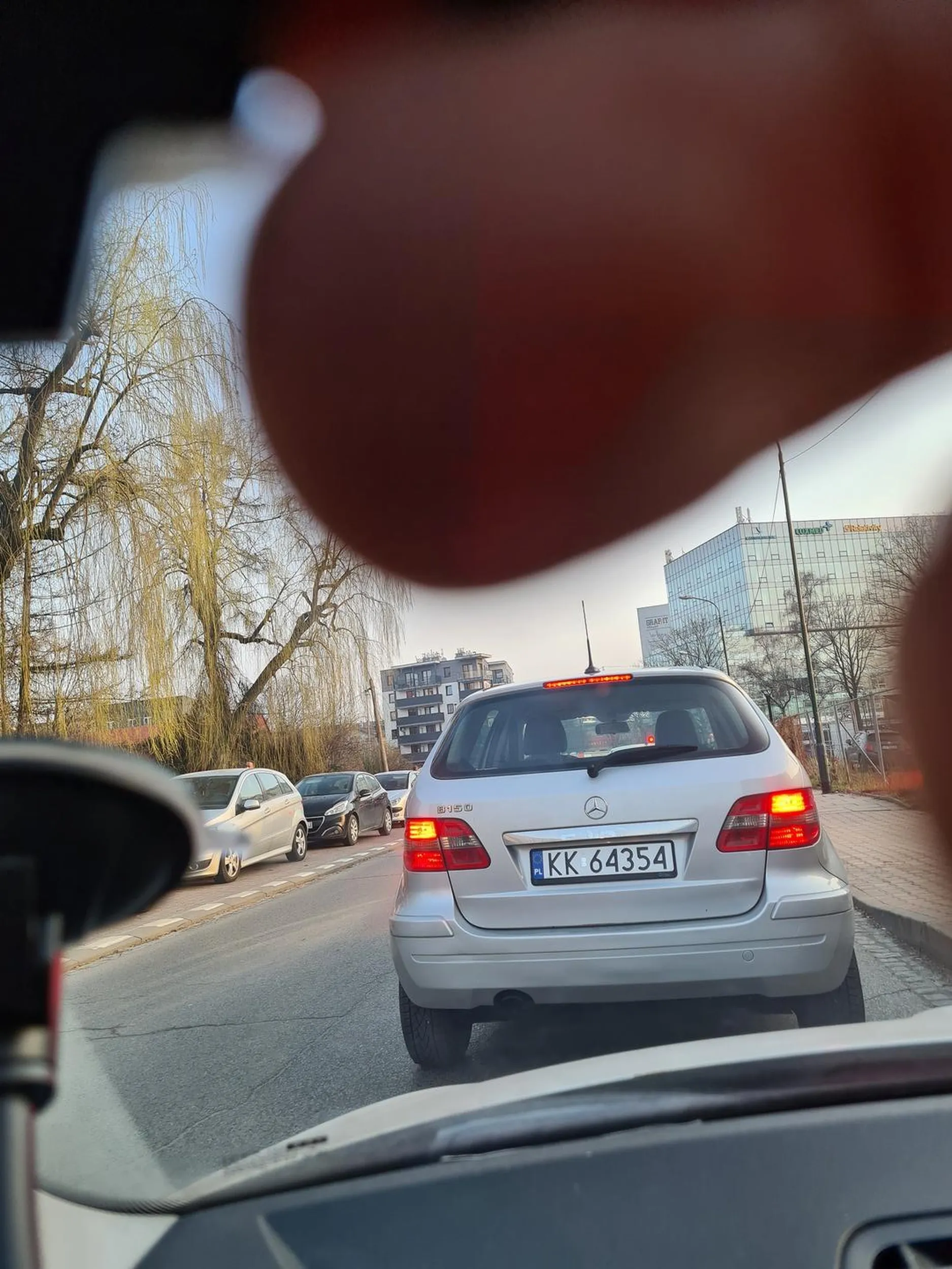 Kierowca wymusza pierwszeństwo