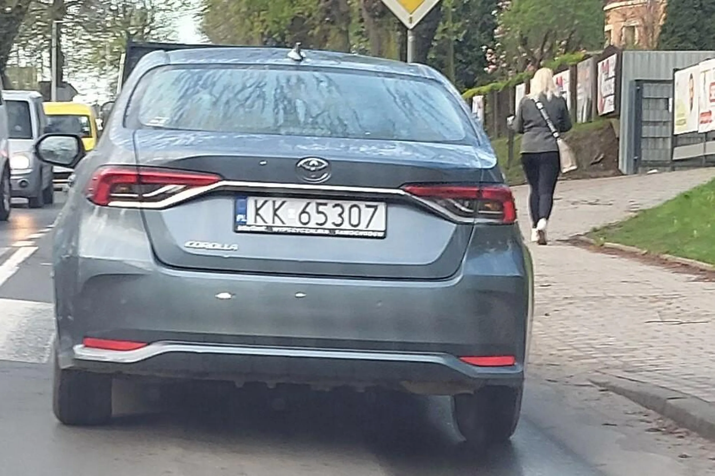 Nowe auto, a już popsute sterowanue kierunkowskazami.. Przy nastepnej okazji będzie film na komendzie.