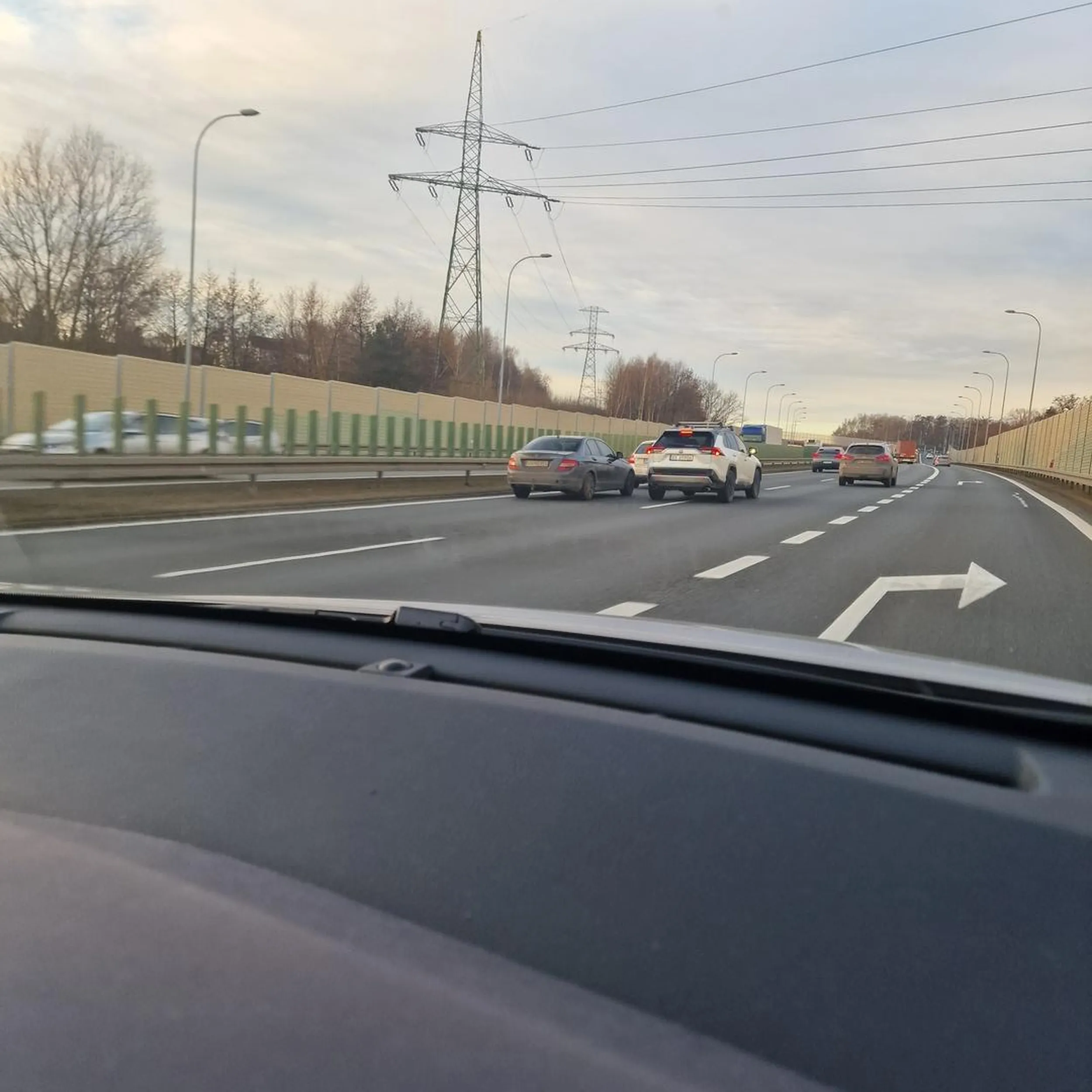 gościu idź się lecz na głowę, zabijesz kiedyś kogoś taka jazdą