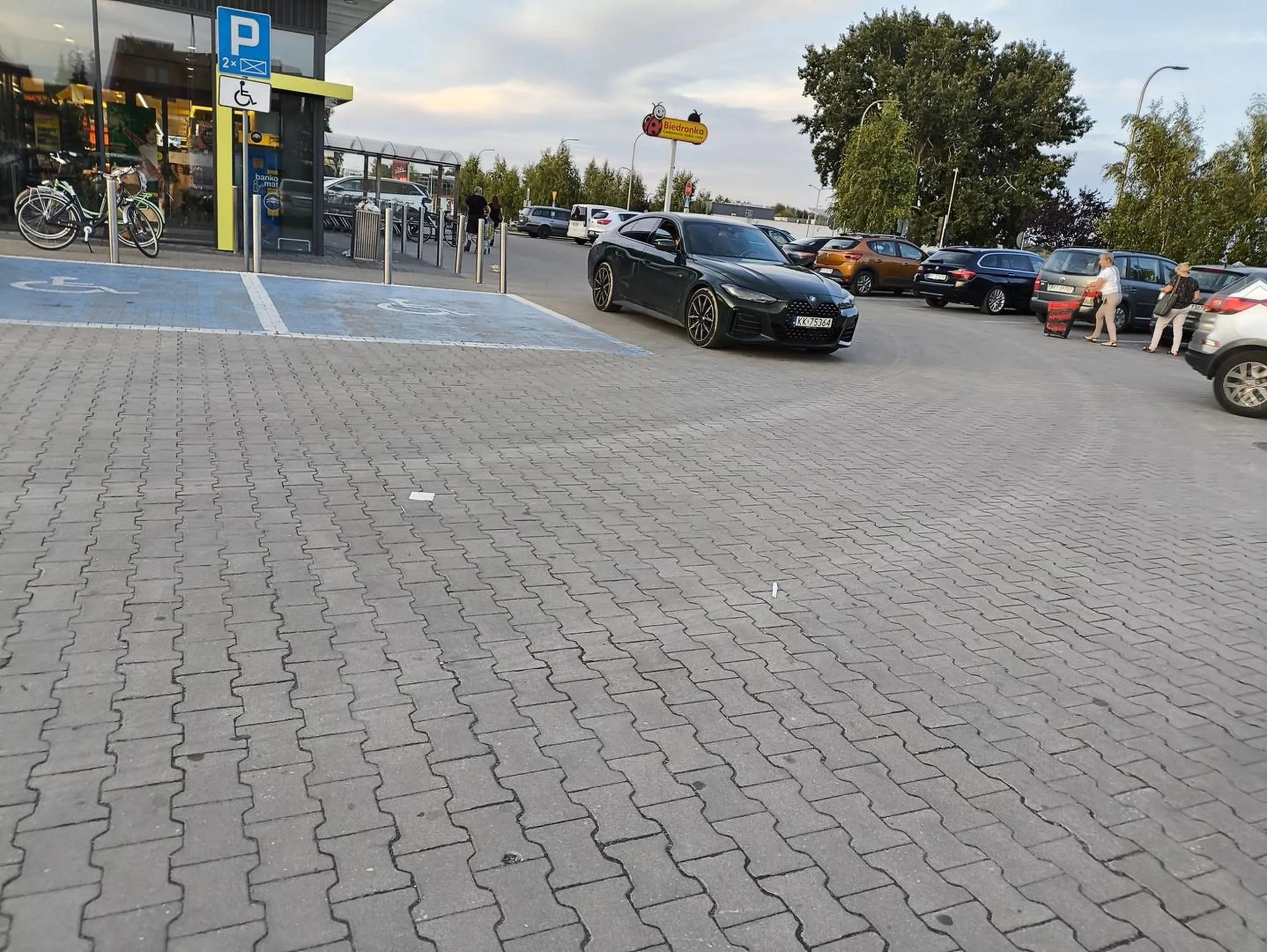 Byle bliżej do sklepu.