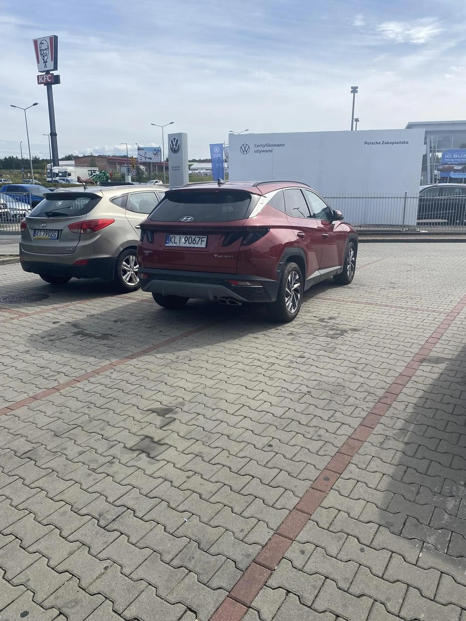 Polecam kurs przypominający jak się parkuje, bo żeby zająć 4 miejsca parkingowe to trzeba umieć