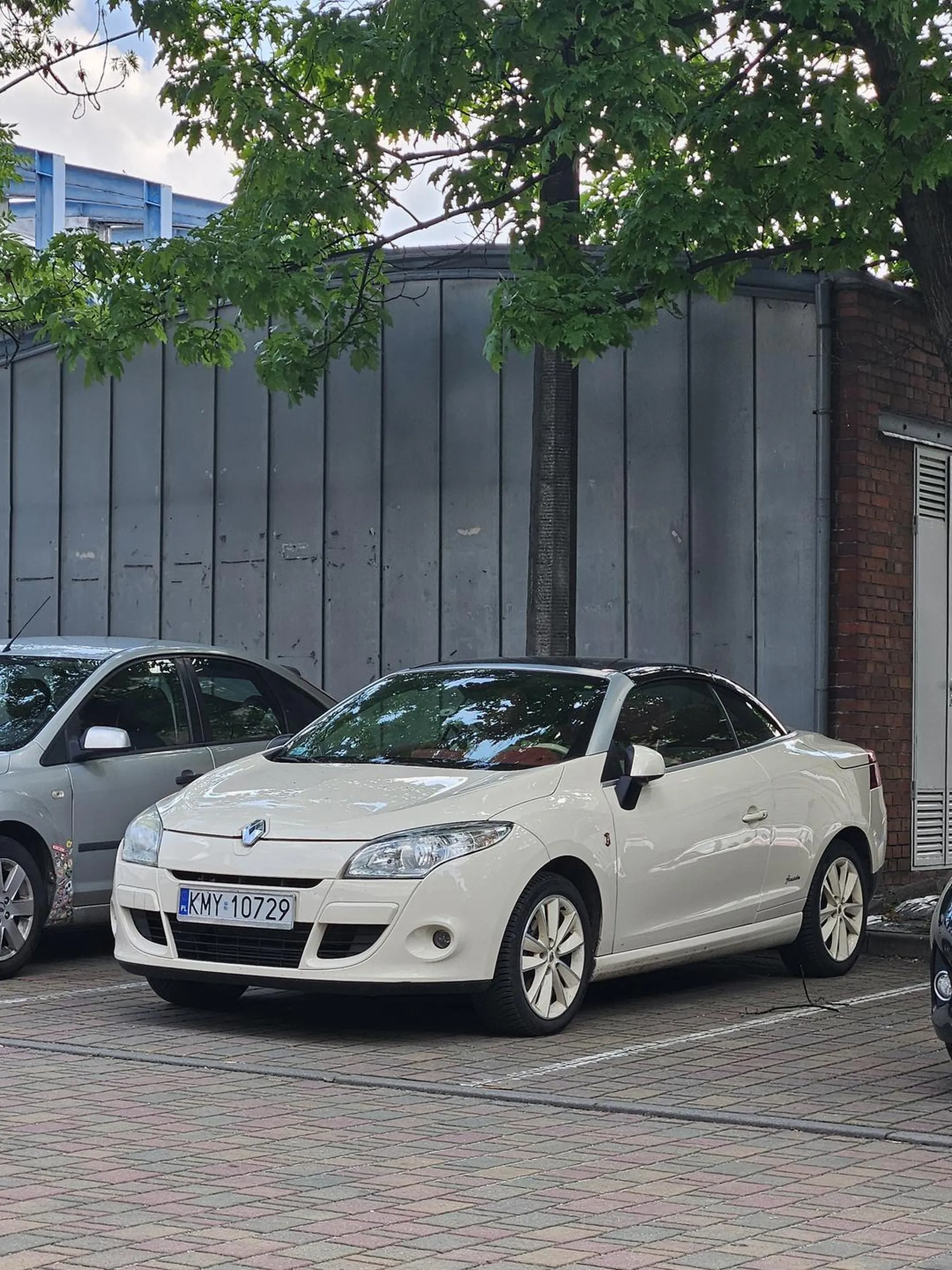 Pozdrawiam przystojnego kierowcę z tego autka