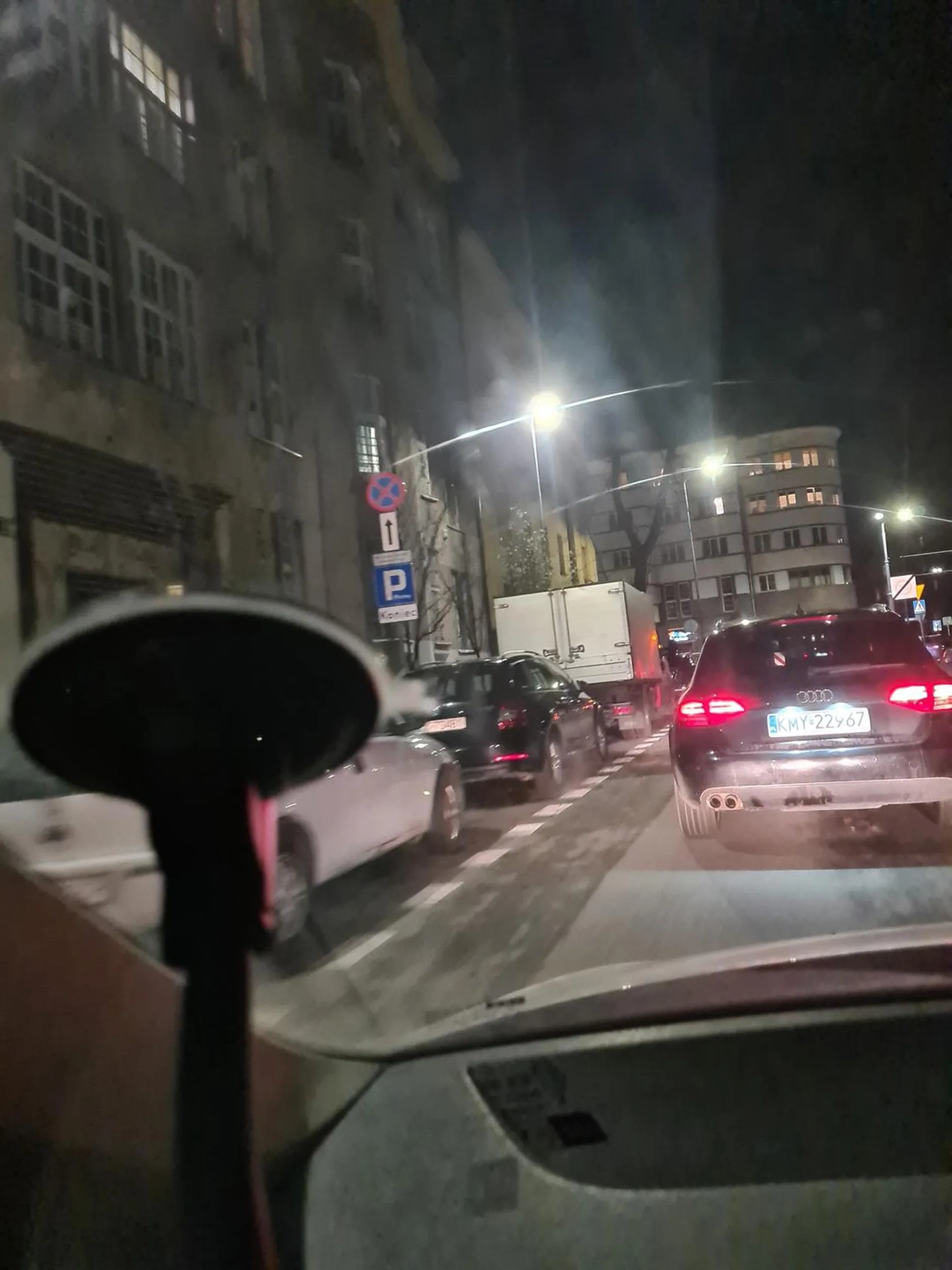 Kierowca wymusza pierwszeństwo