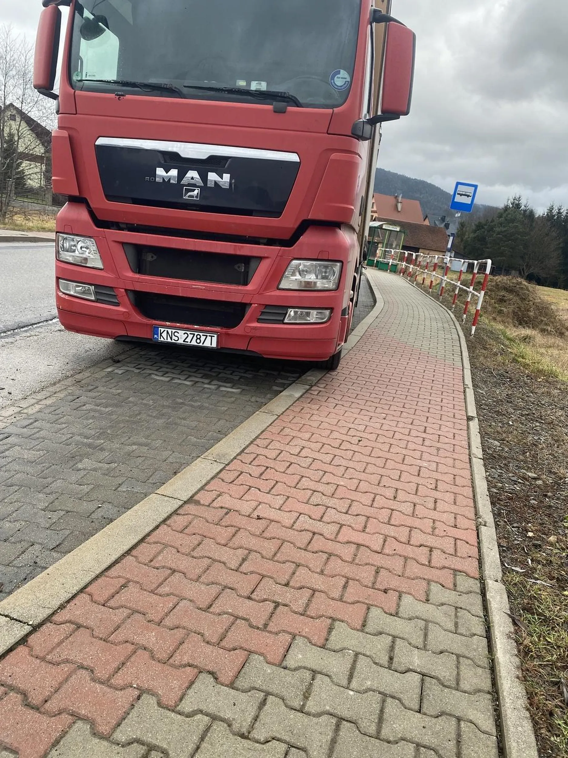 Serio nie miałeś gdzie parkować?