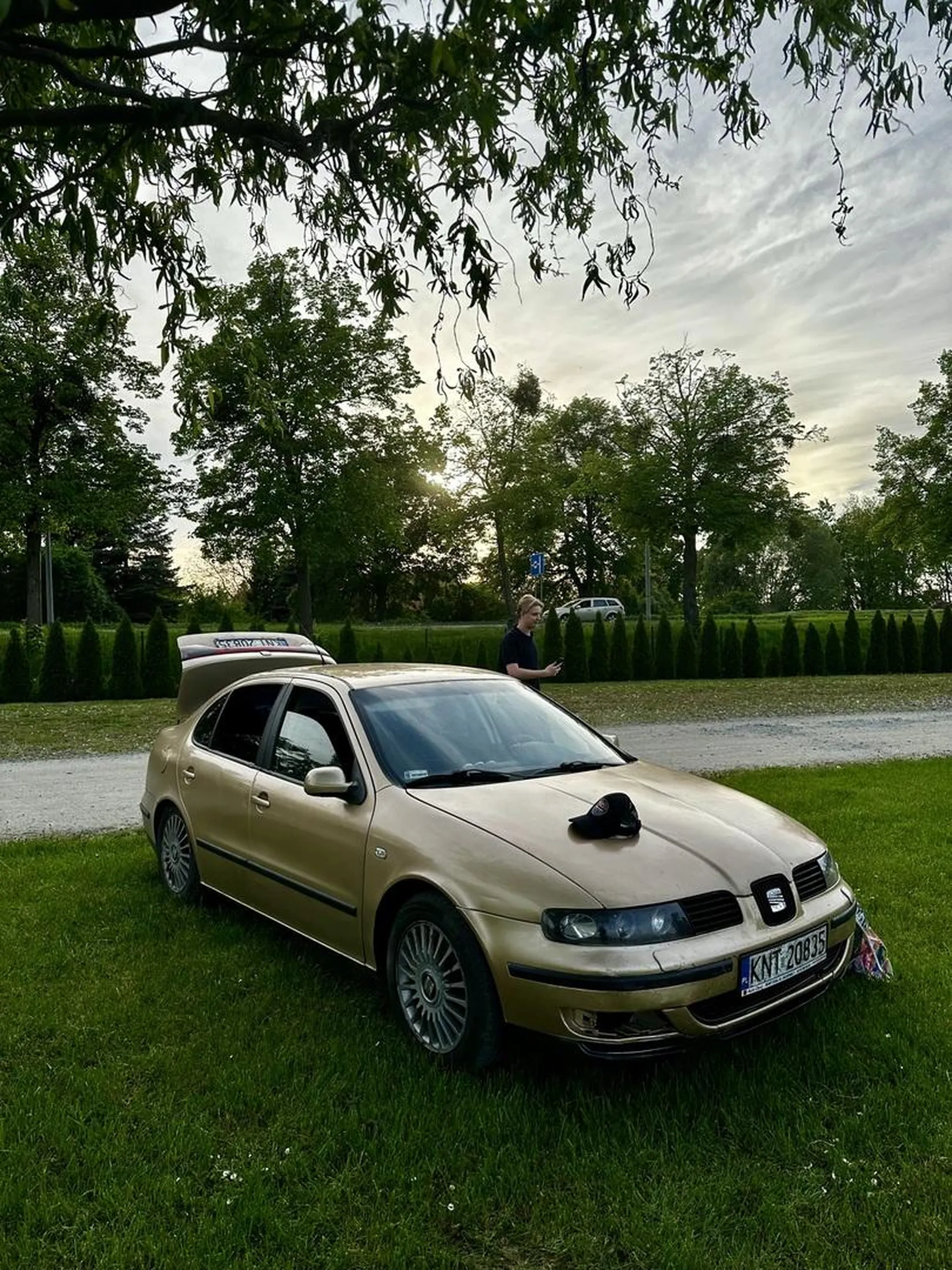 Auto prowadzi jakiś totalny pojeb. Ścigał mnie z lewego gdy leciałem 200+ w moim 335i. Jedyne co zobaczyłem to papieros w jego ustach i wagner na lewym siedzeniu