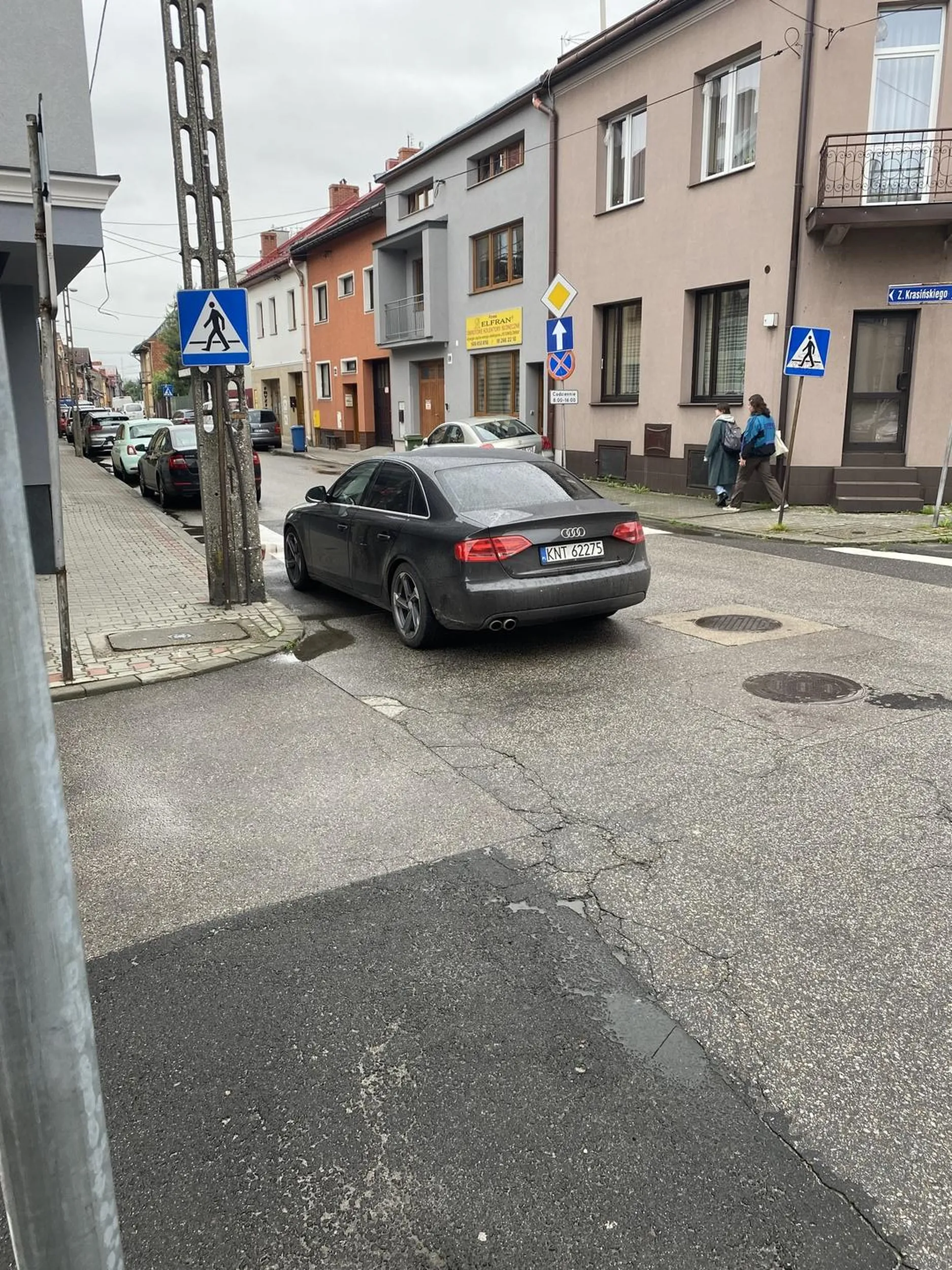 No pięknie zaparkowane, geniuszu.