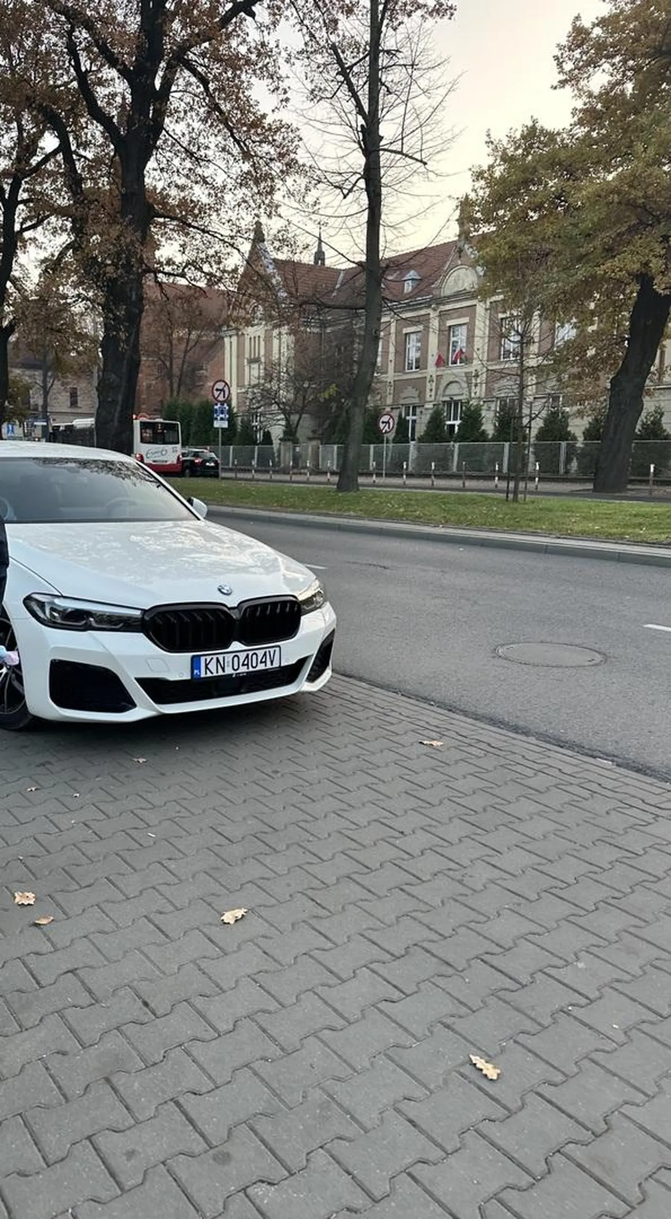 zastawię wjazd, co mi tam