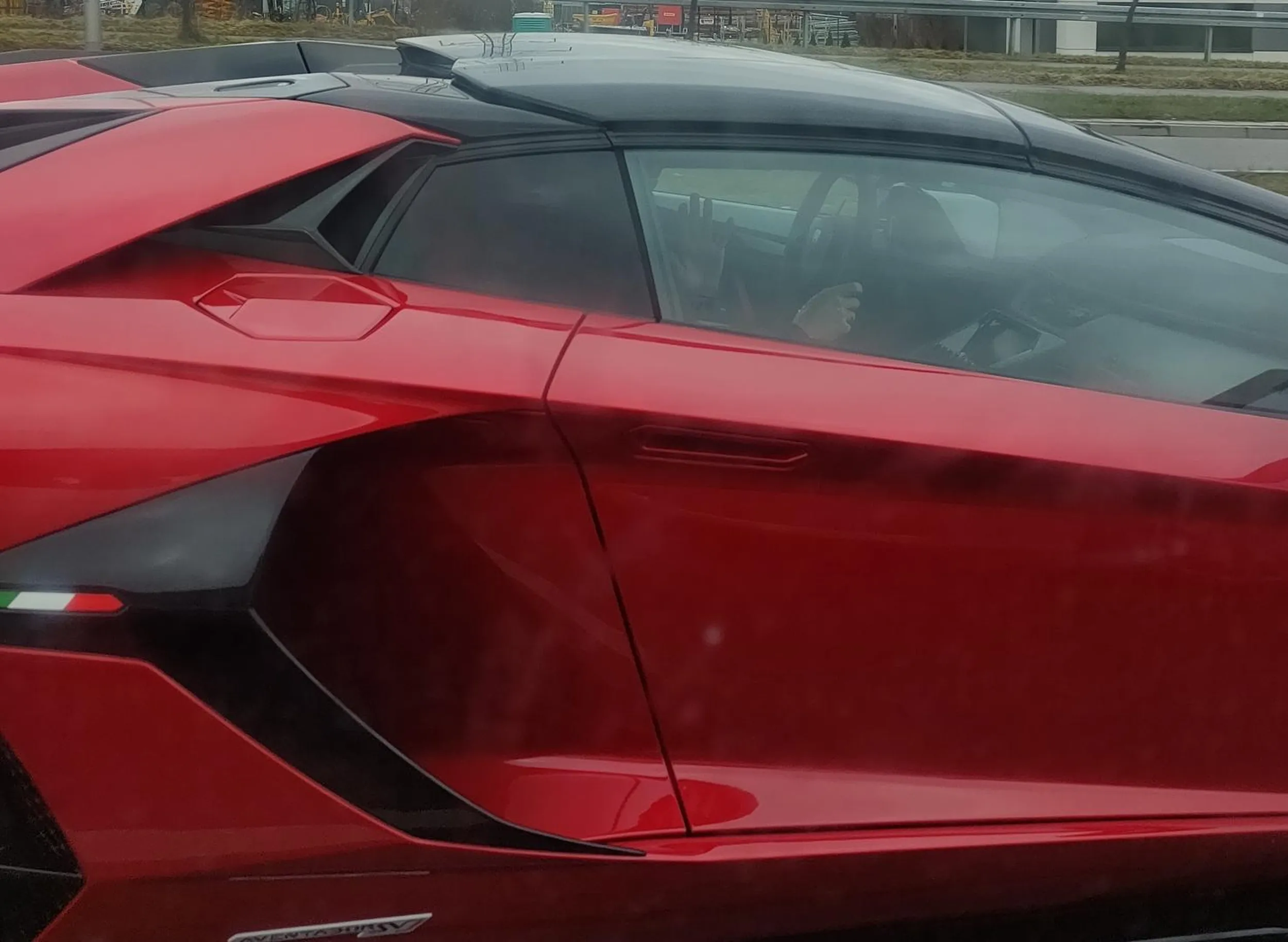 Bardzo miły kierowca, zrównał się, pomachał dzieciom i rura ? a my w scenic I ??? pozdrawiamy