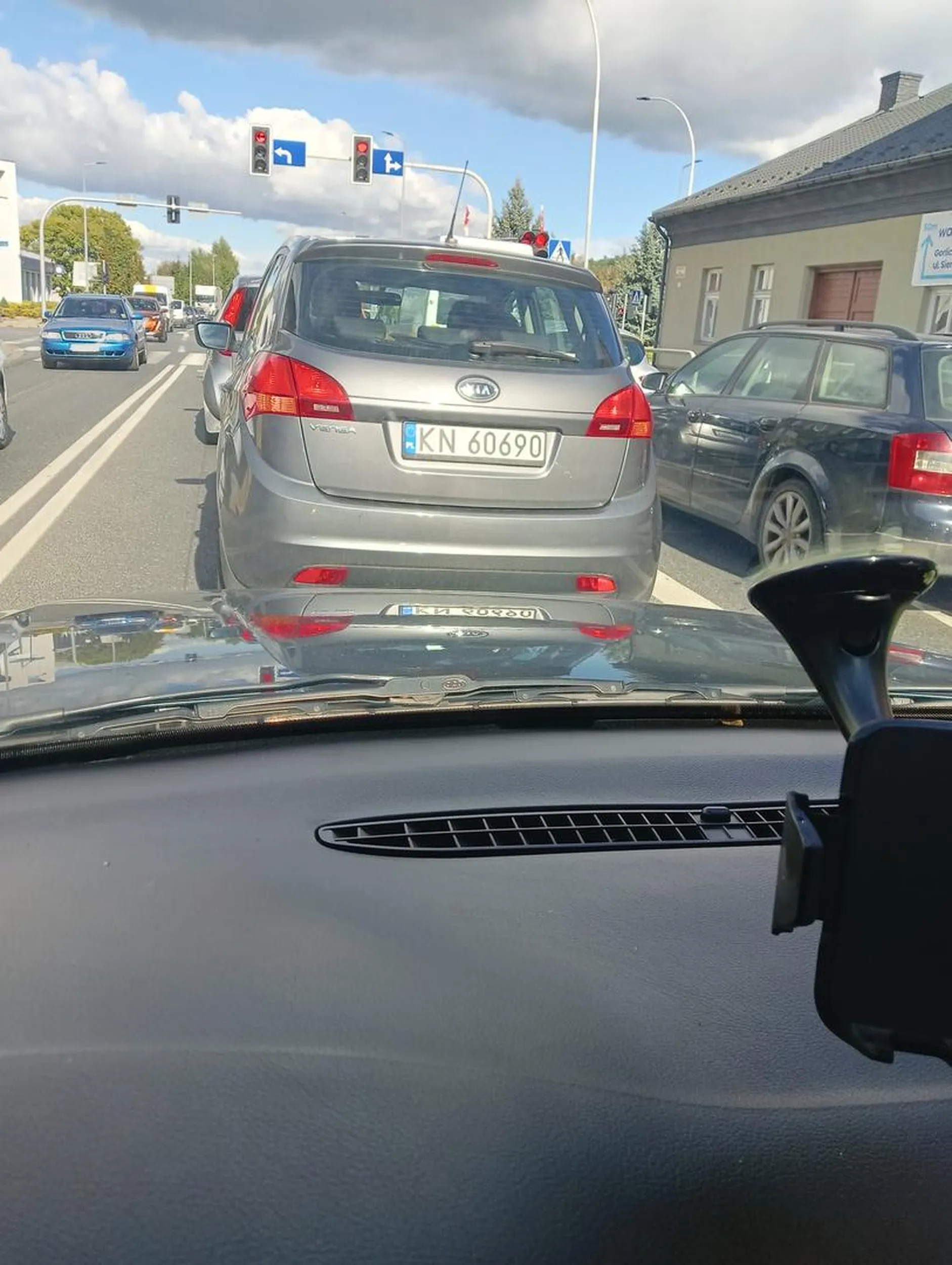 Dziadek pcha się w gips