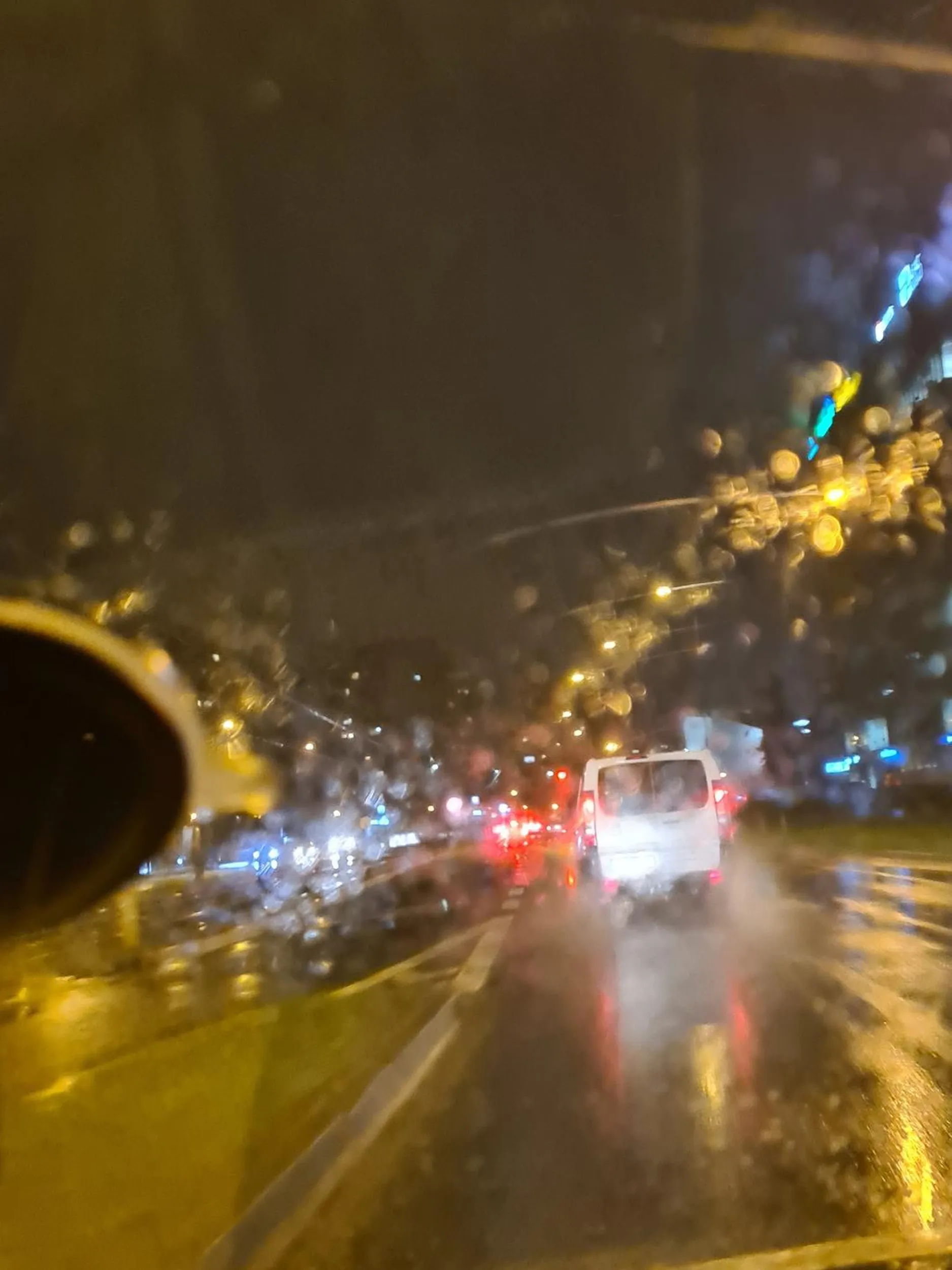 Kierowca wymusza pierwszeństwo