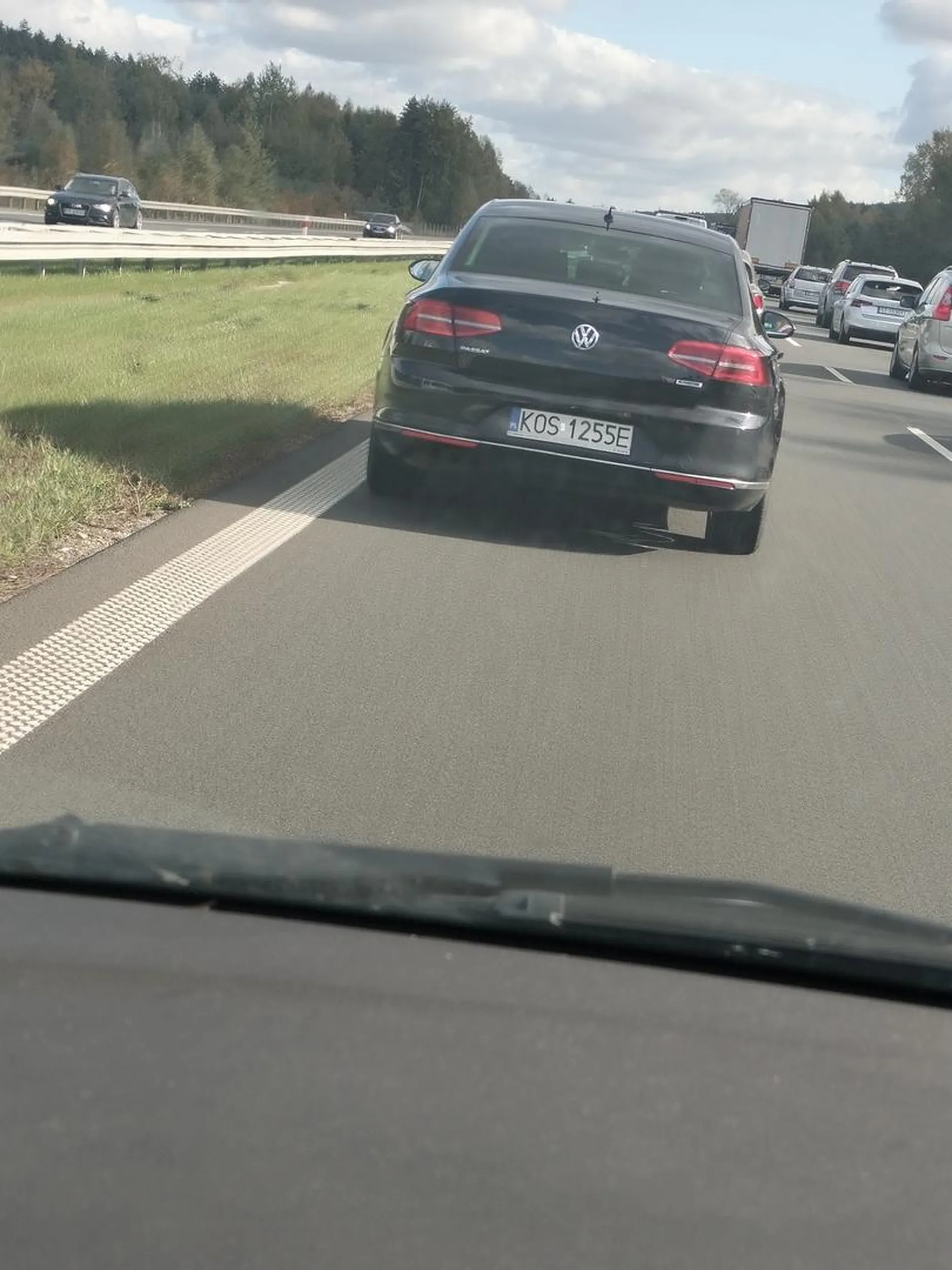 Bardzo agresywnie jeżdżący kierowca.