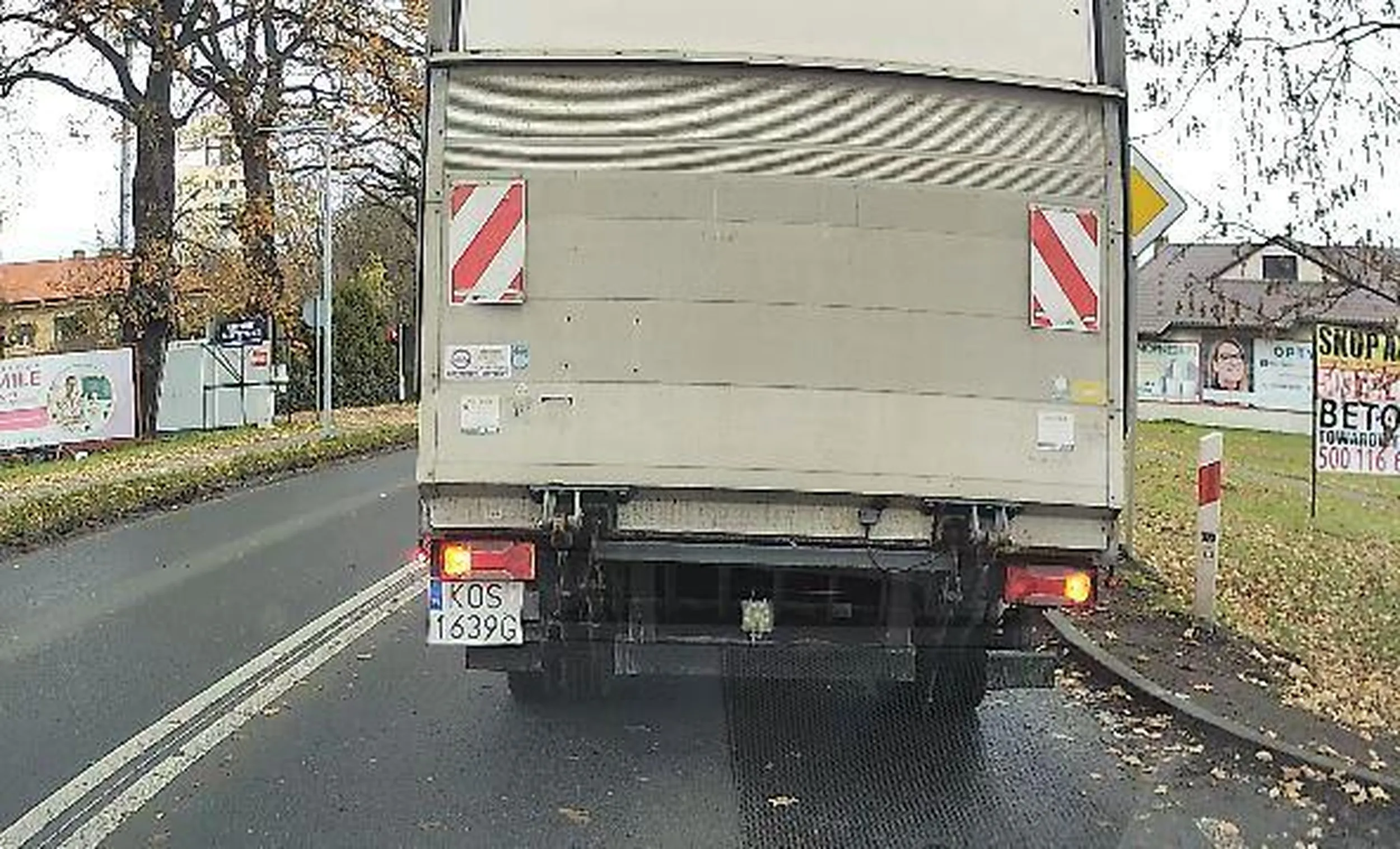 auto z naprzeciwka się zatrzymało już !