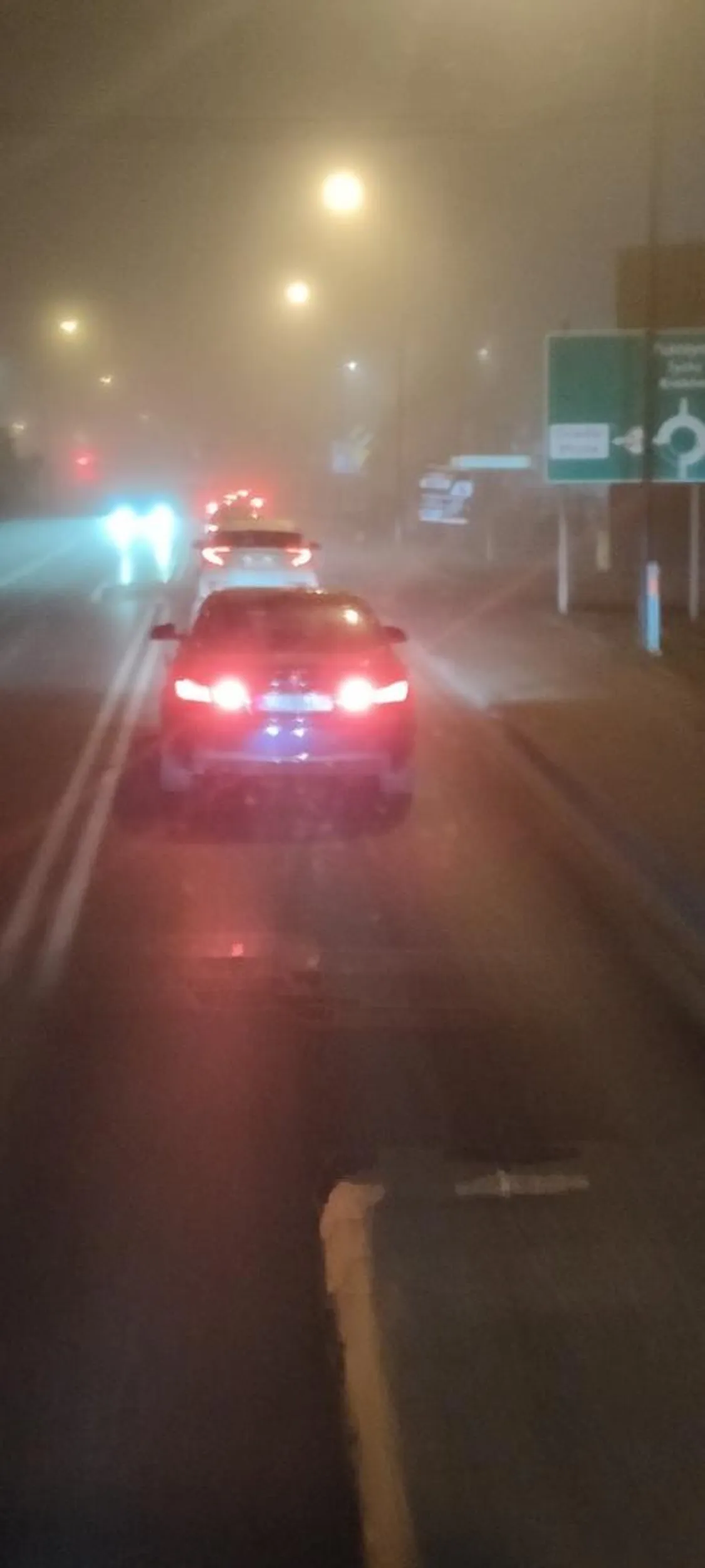 Tępa dzido wyłącz te przeciwmgielne