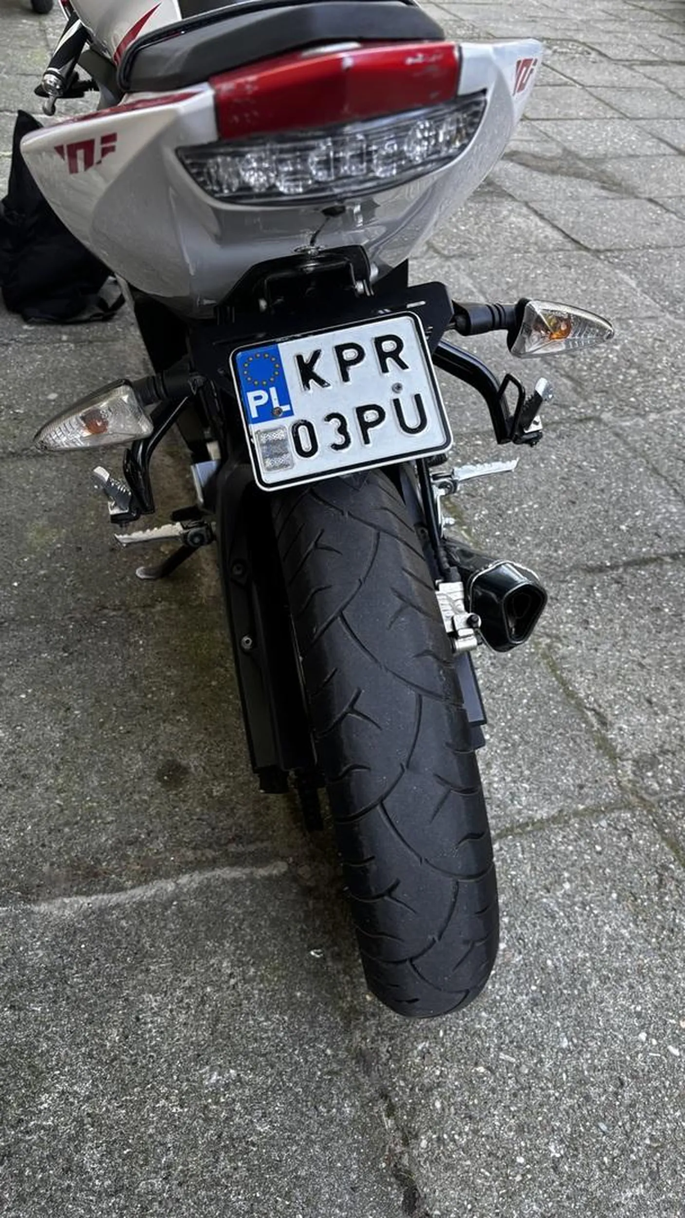 Nie polecam kierowcy, śmieć przejechał mnie na pasach. Wielokrotnie się nie zatrzymał