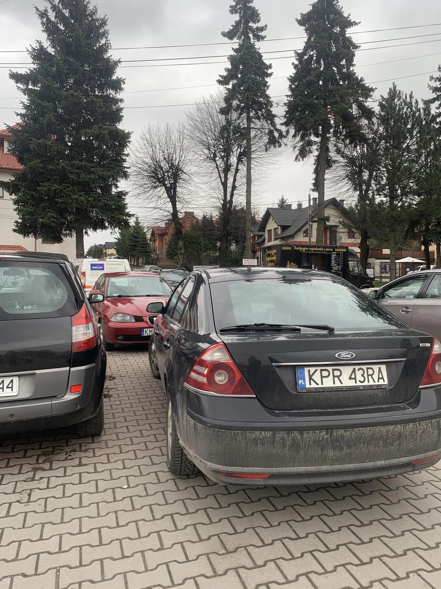 Jeździ jak wariant. Zdał prawo jazdy i zadowolony.