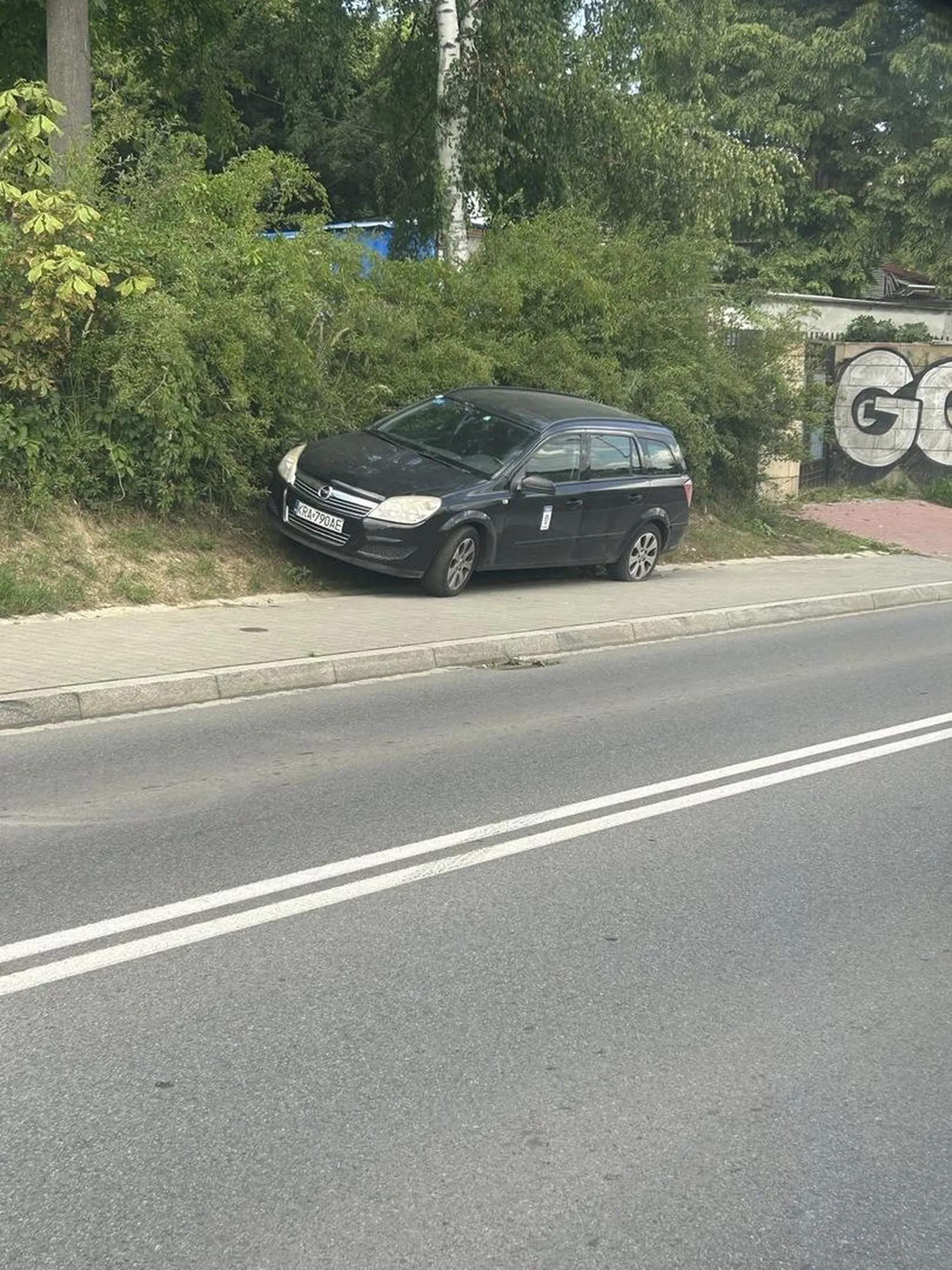 Dobrze że chociaż jest zachowany odstęp 1,5m